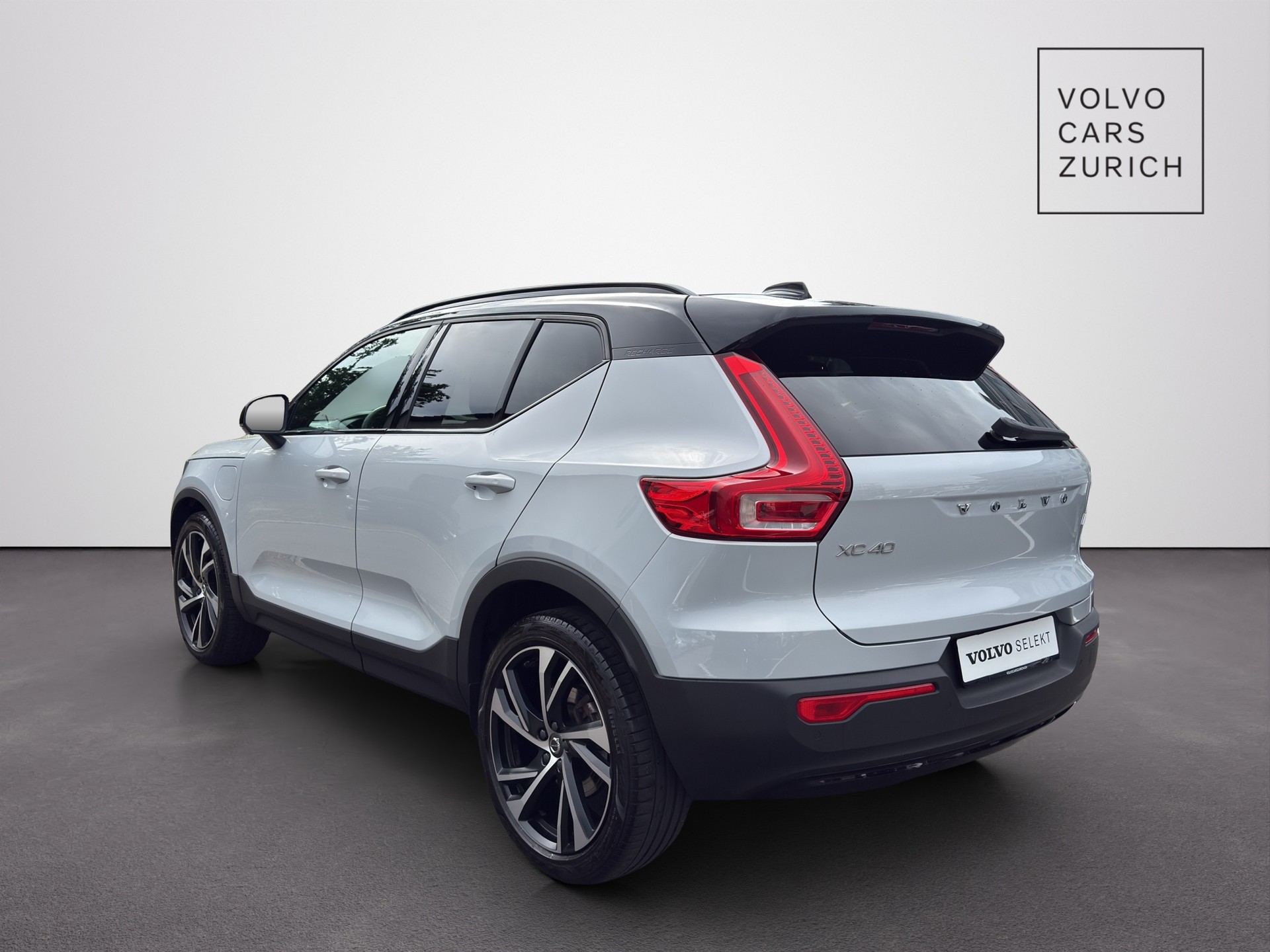 VOLVO XC40 1.5 T5 PiH R-Design-showroom-element-1