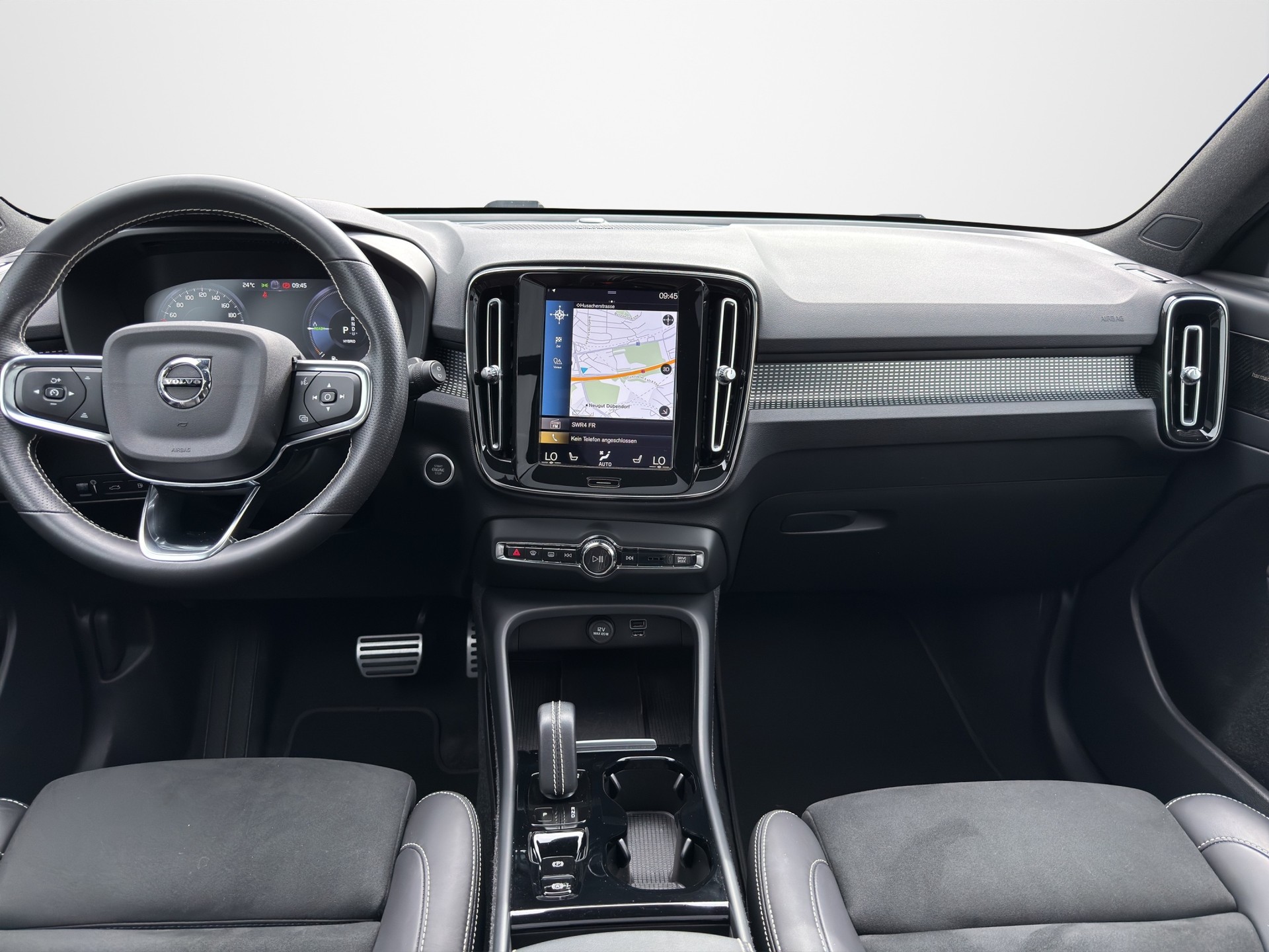 VOLVO XC40 1.5 T5 PiH R-Design-image-9
