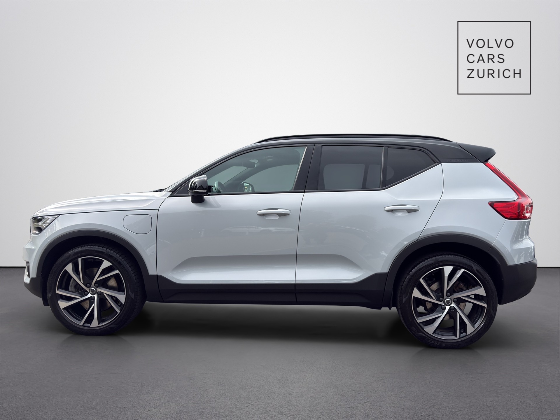 VOLVO XC40 1.5 T5 PiH R-Design-showroom-element-2