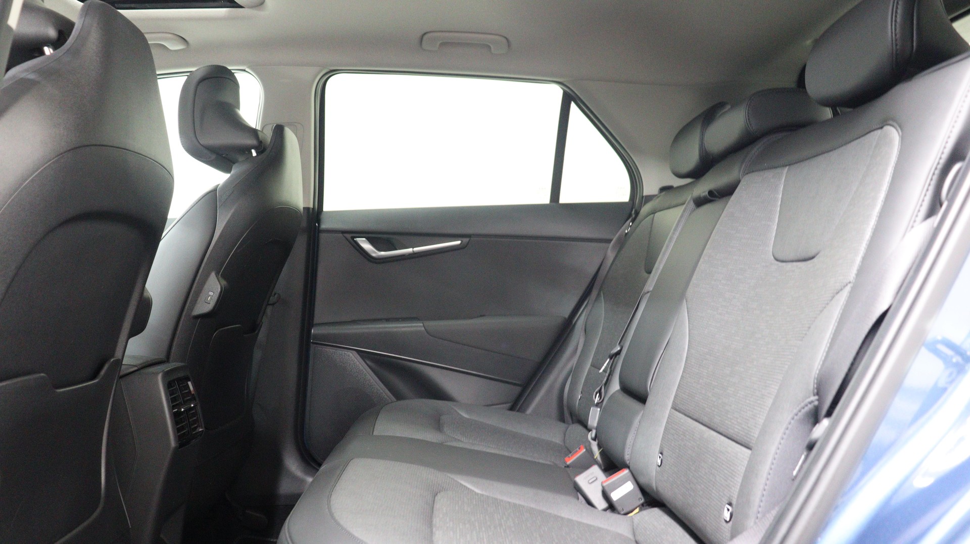 KIA Niro 1.6 GDi Plug-in Hybrid Style-showroom-element-3
