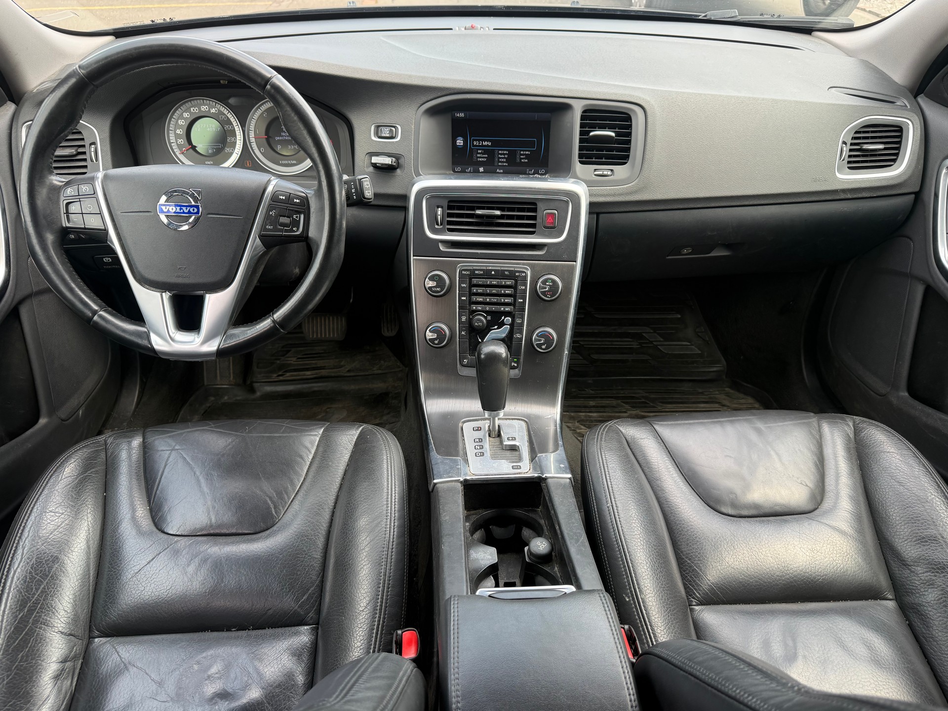 VOLVO V60 D3 Summum Geartronic-image-9