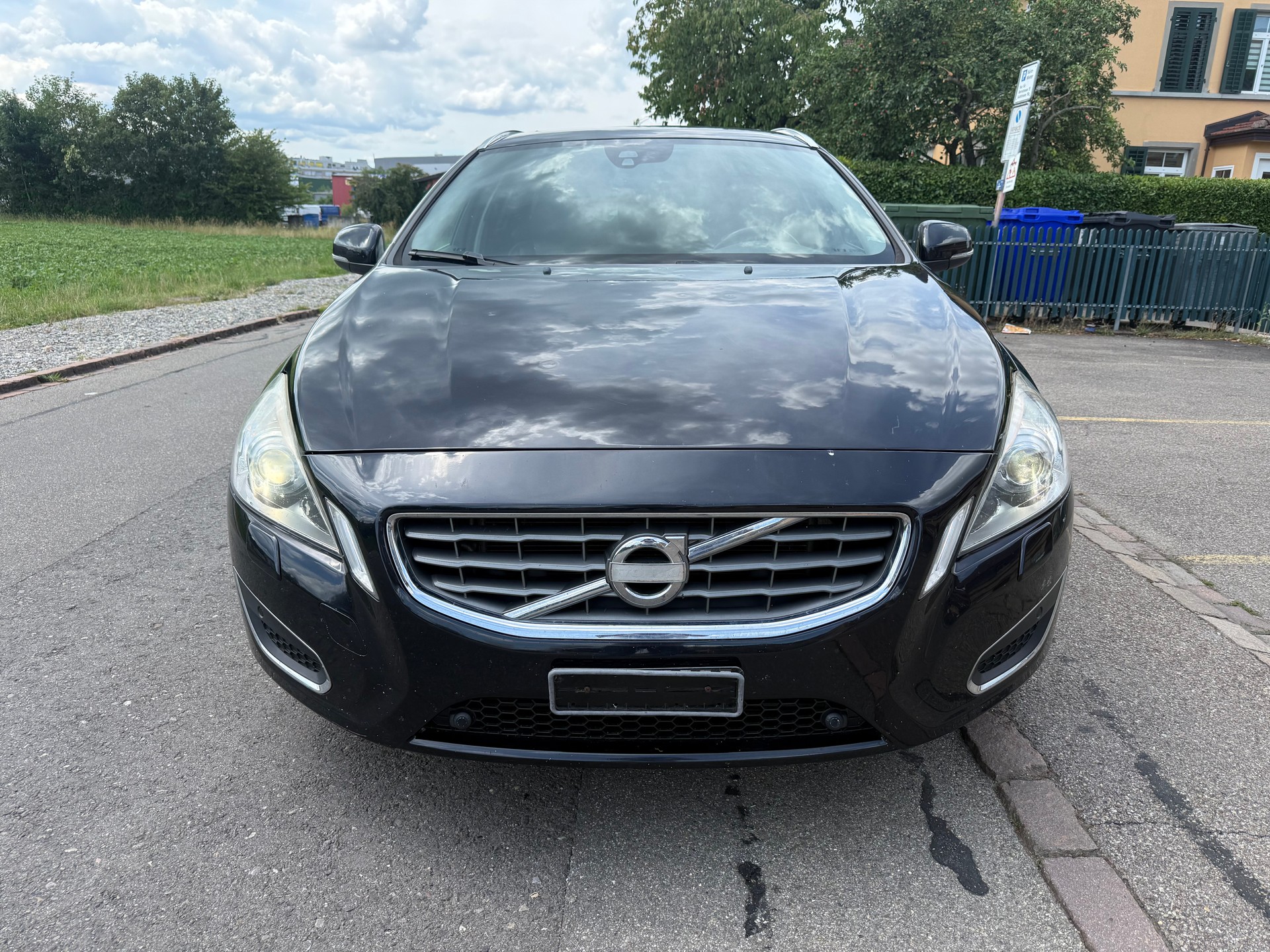VOLVO V60 D3 Summum Geartronic-image-1