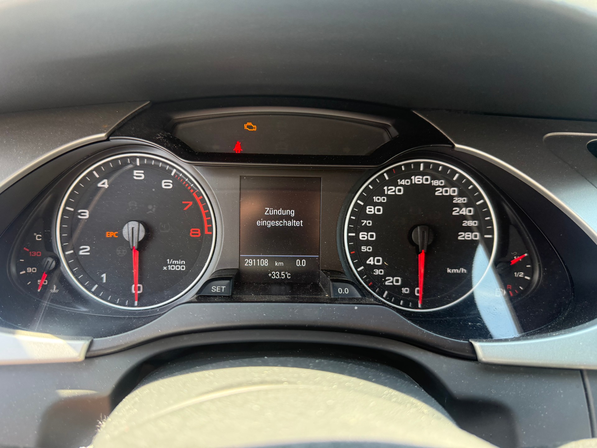 AUDI A4 Avant 1.8 TFSI-image-8