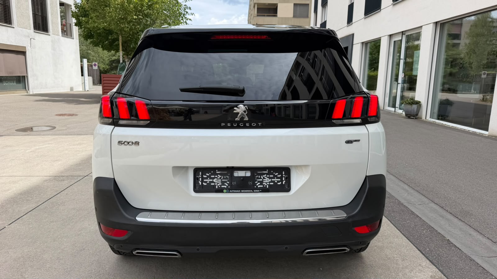 PEUGEOT 5008 2.0 BlueHDi GT EAT-image-3