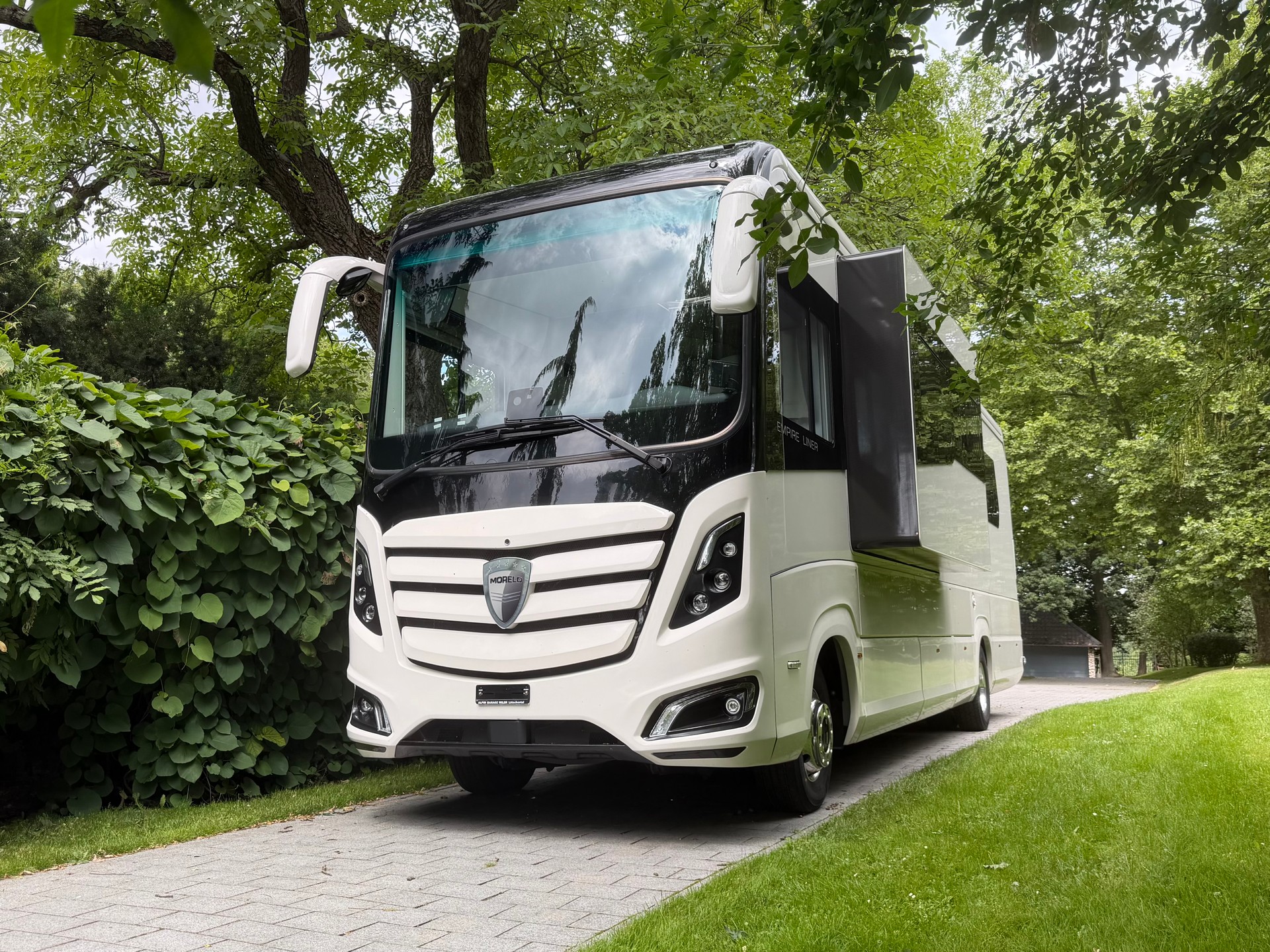 MORELO Mercedes-Benz Morelo Empire Liner 110 GS Mit Mini Cooper JCW Cabrio-image-1