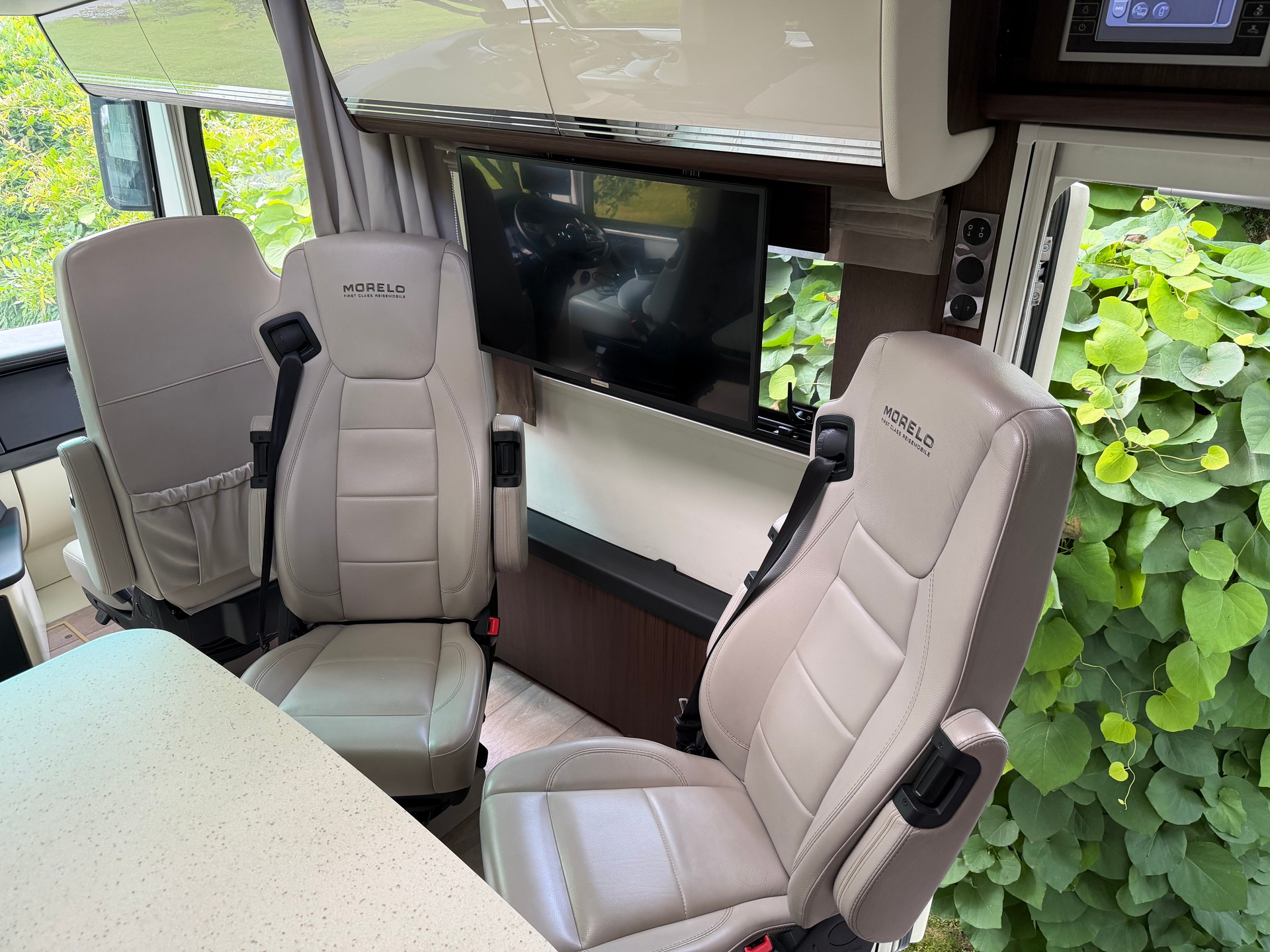 MORELO Mercedes-Benz Morelo Empire Liner 110 GS Mit Mini Cooper JCW Cabrio-image-11