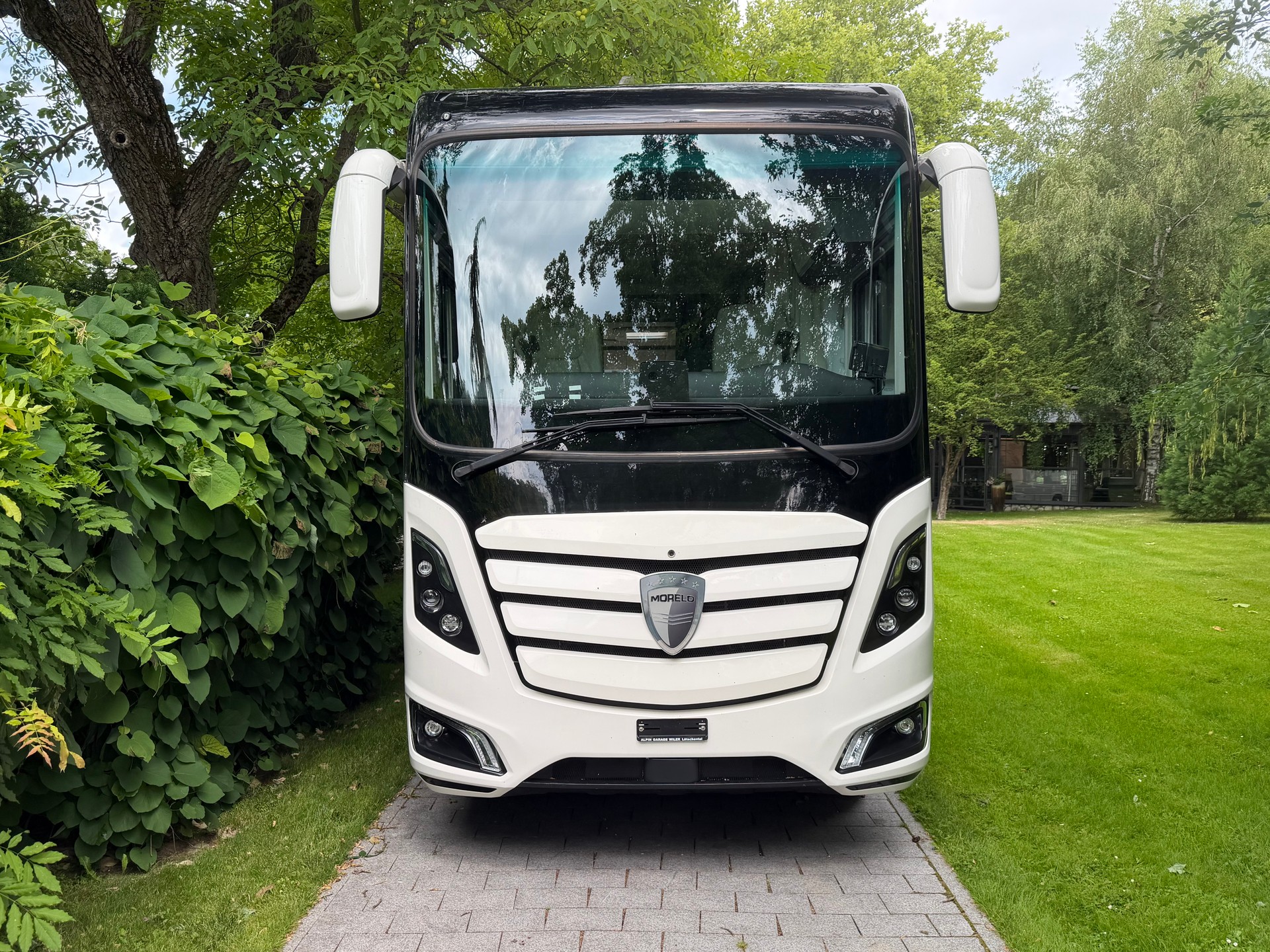 MORELO Mercedes-Benz Morelo Empire Liner 110 GS Mit Mini Cooper JCW Cabrio-image-4
