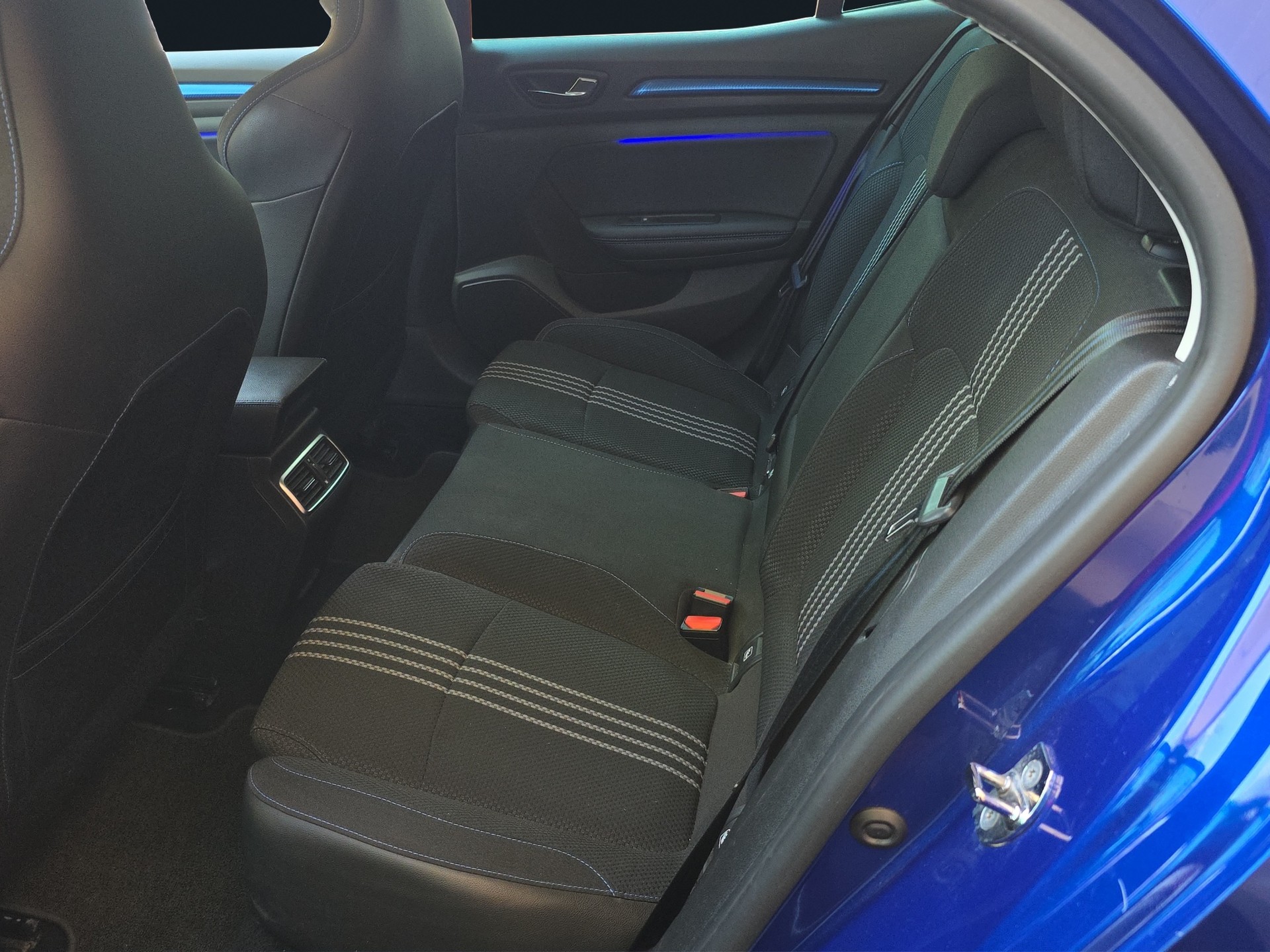 RENAULT Mégane 1.6 16V Turbo GT EDC-image-10