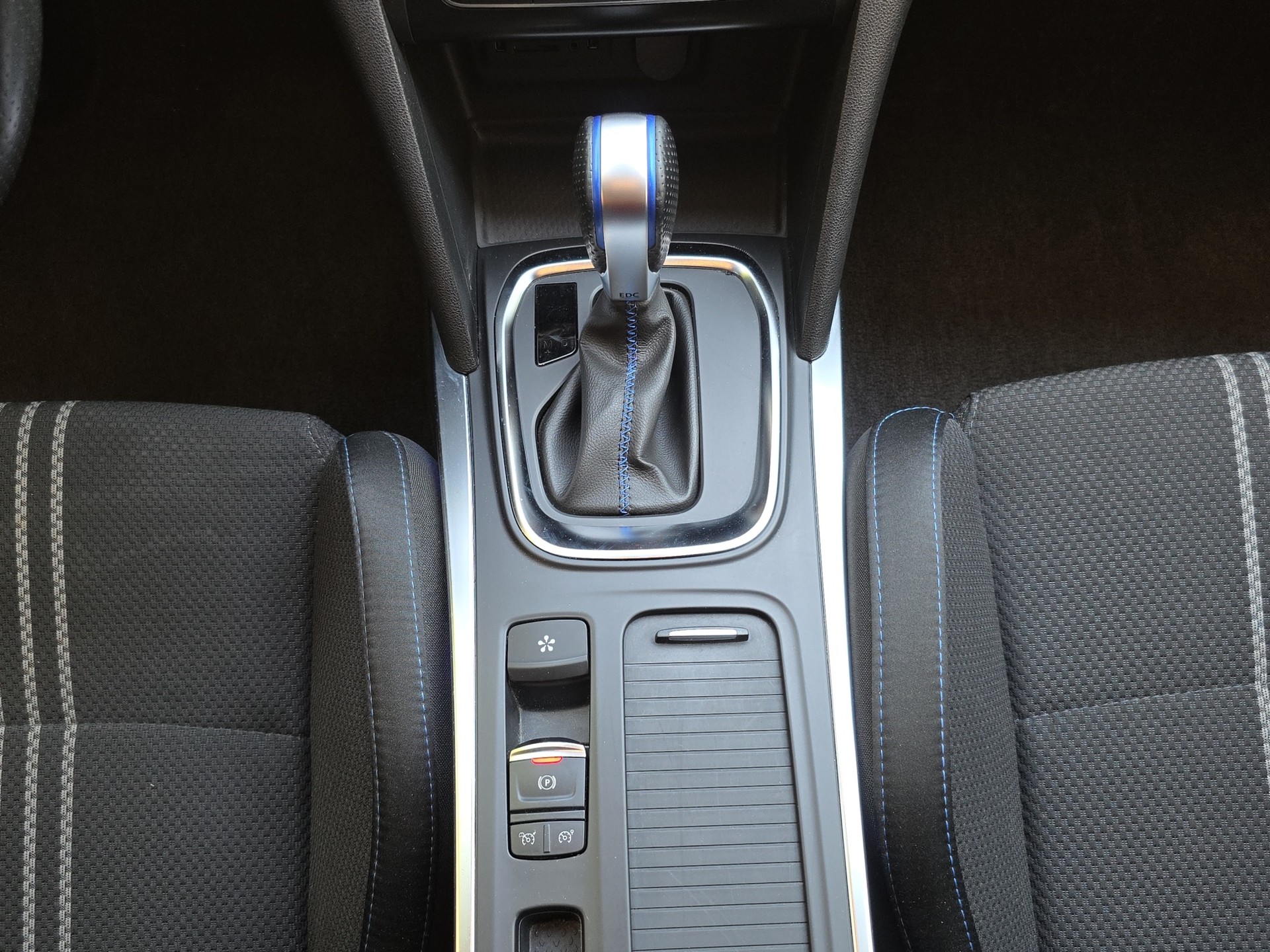 RENAULT Mégane 1.6 16V Turbo GT EDC-image-14