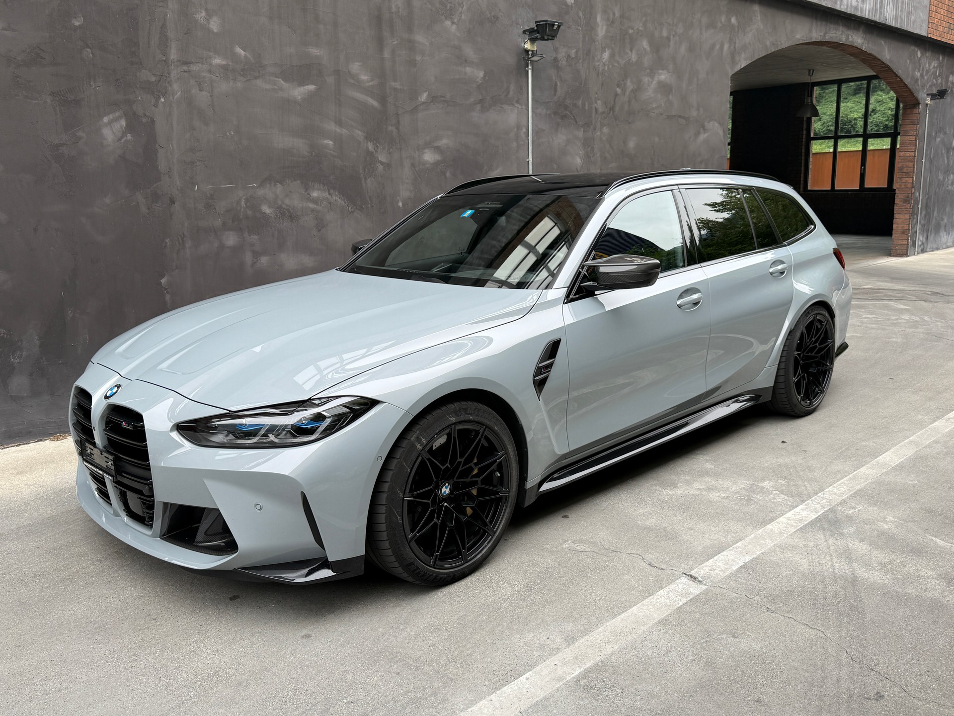 BMW M3 Touring xDrive Competition M-image-6