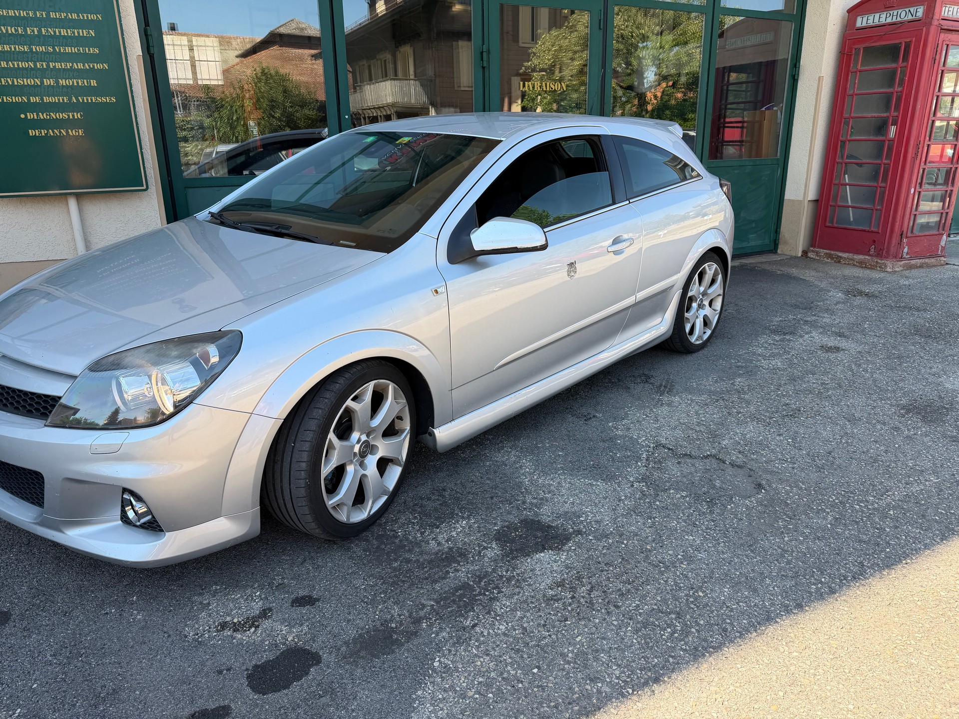 OPEL Astra GTC 2.0i 16V Turbo OPC-image-3