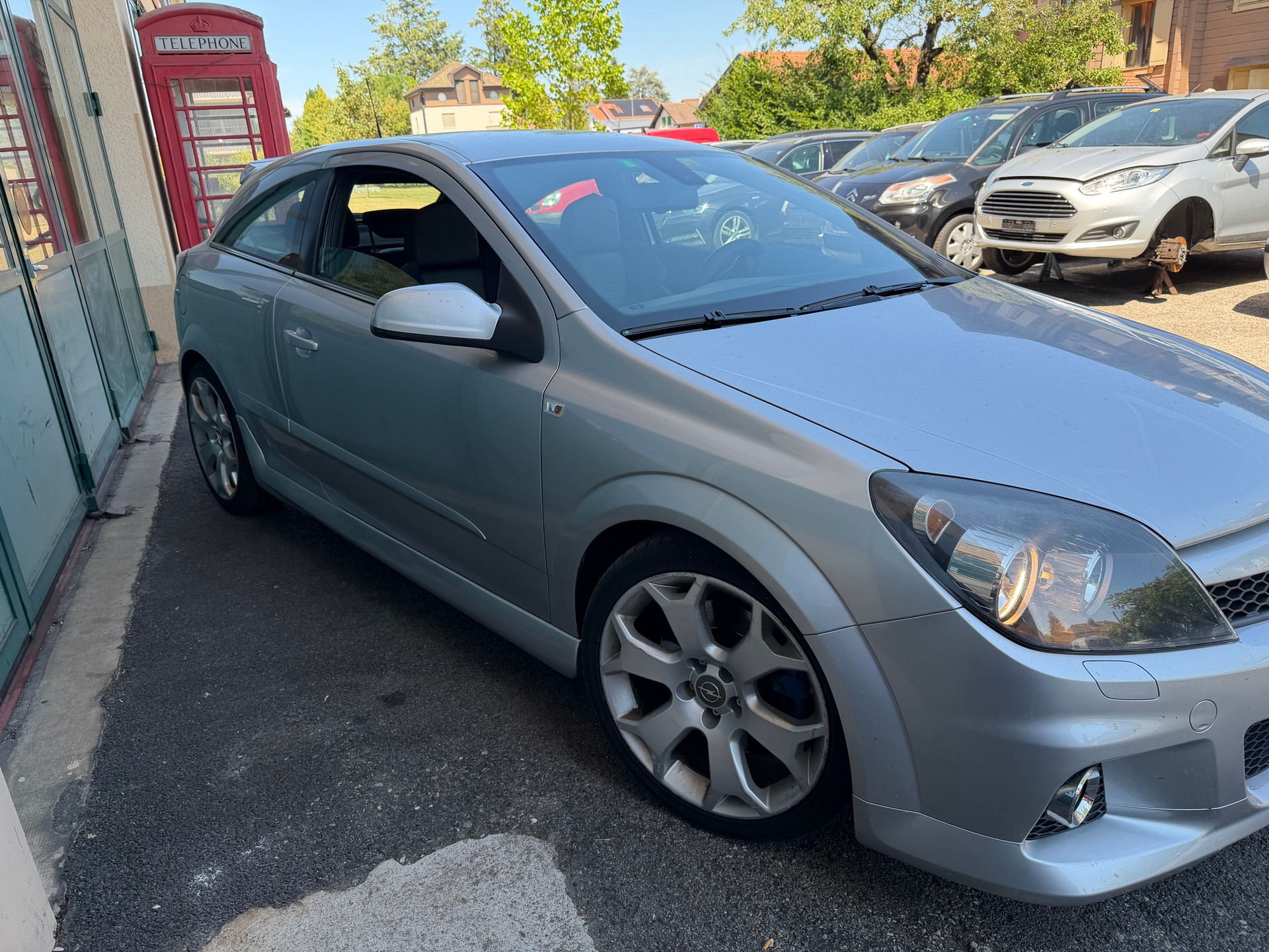 OPEL Astra GTC 2.0i 16V Turbo OPC-image-2