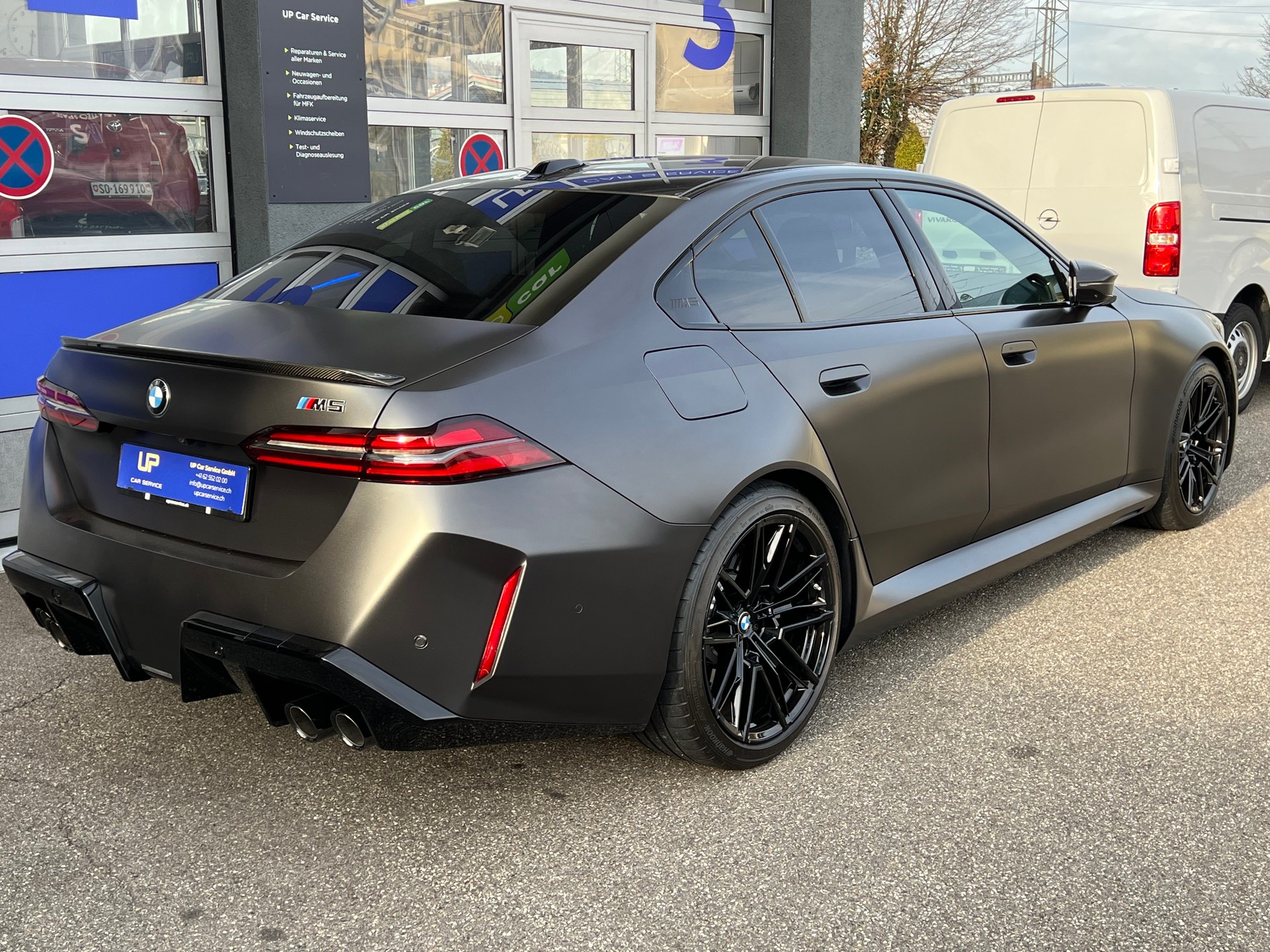 BMW M5 xDrive-image-4