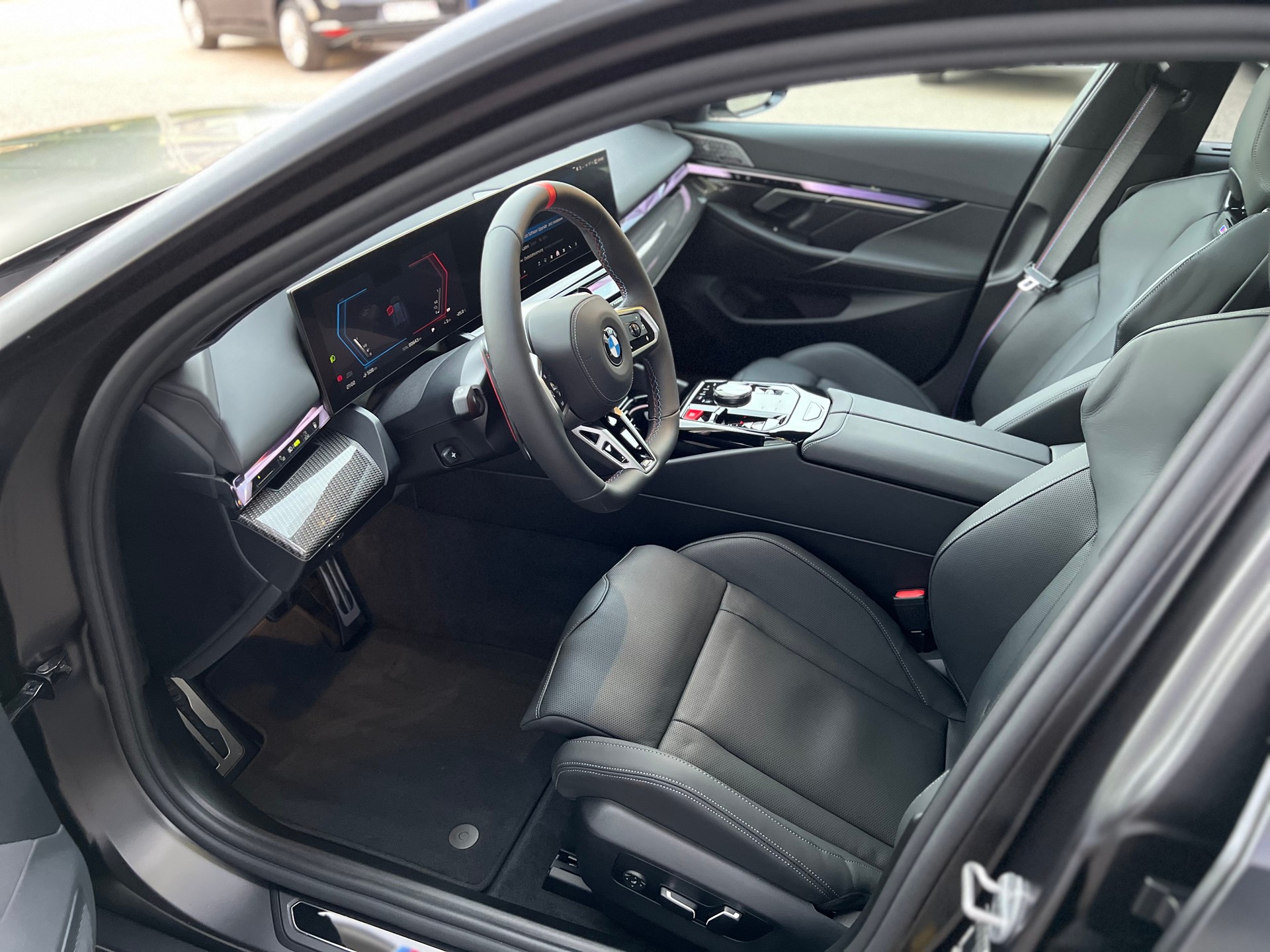 BMW M5 xDrive-image-9