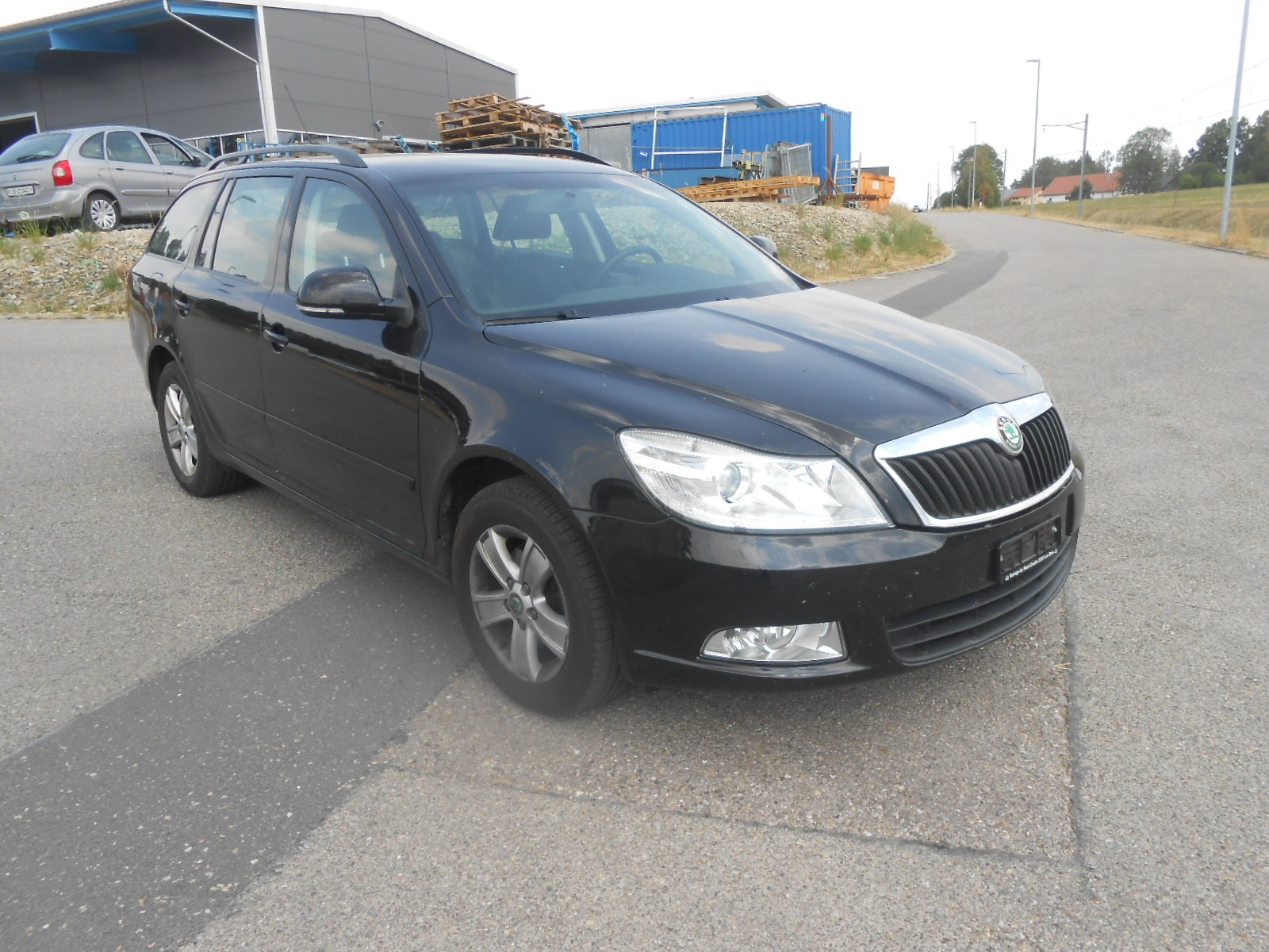 SKODA Octavia Combi 1.8 TSI Adventure 4x4-image-2