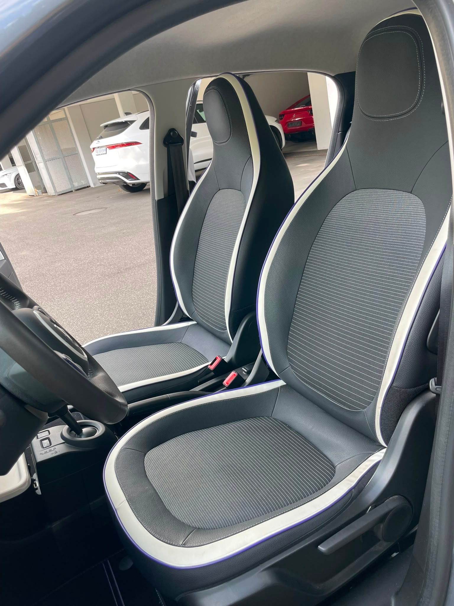 RENAULT Twingo 0.9 Sondermodel Iconic EDC CH-Auto frisch ab MFK-image-11