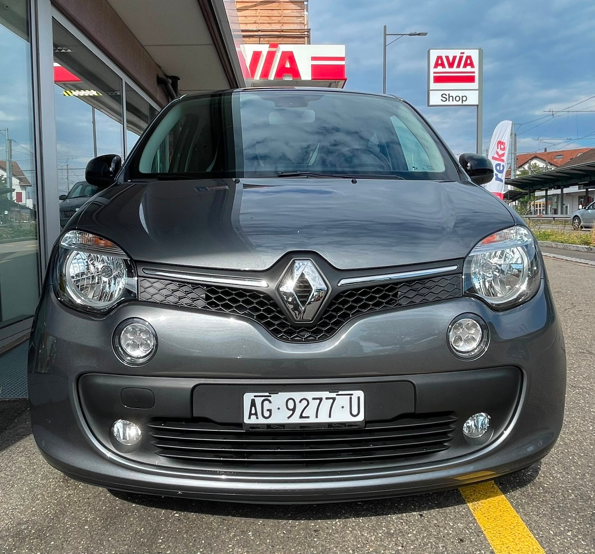 RENAULT Twingo 0.9 Sondermodel Iconic EDC CH-Auto frisch ab MFK-image-3