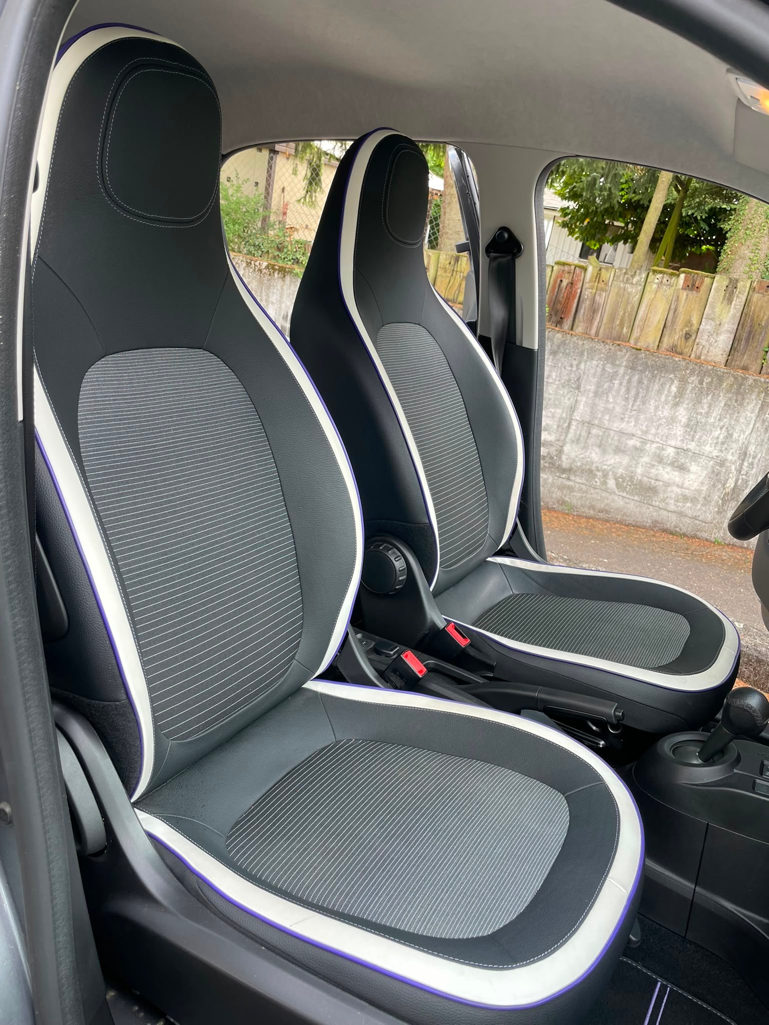 RENAULT Twingo 0.9 Sondermodel Iconic EDC CH-Auto frisch ab MFK-image-14