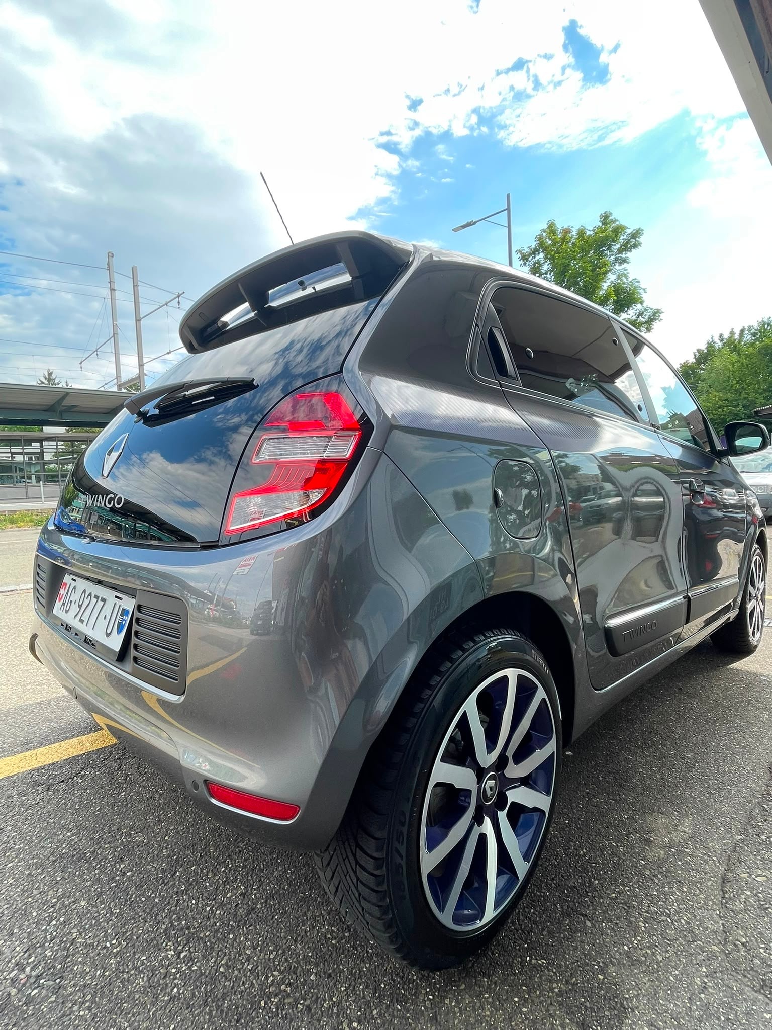 RENAULT Twingo 0.9 Sondermodel Iconic EDC CH-Auto frisch ab MFK-image-4
