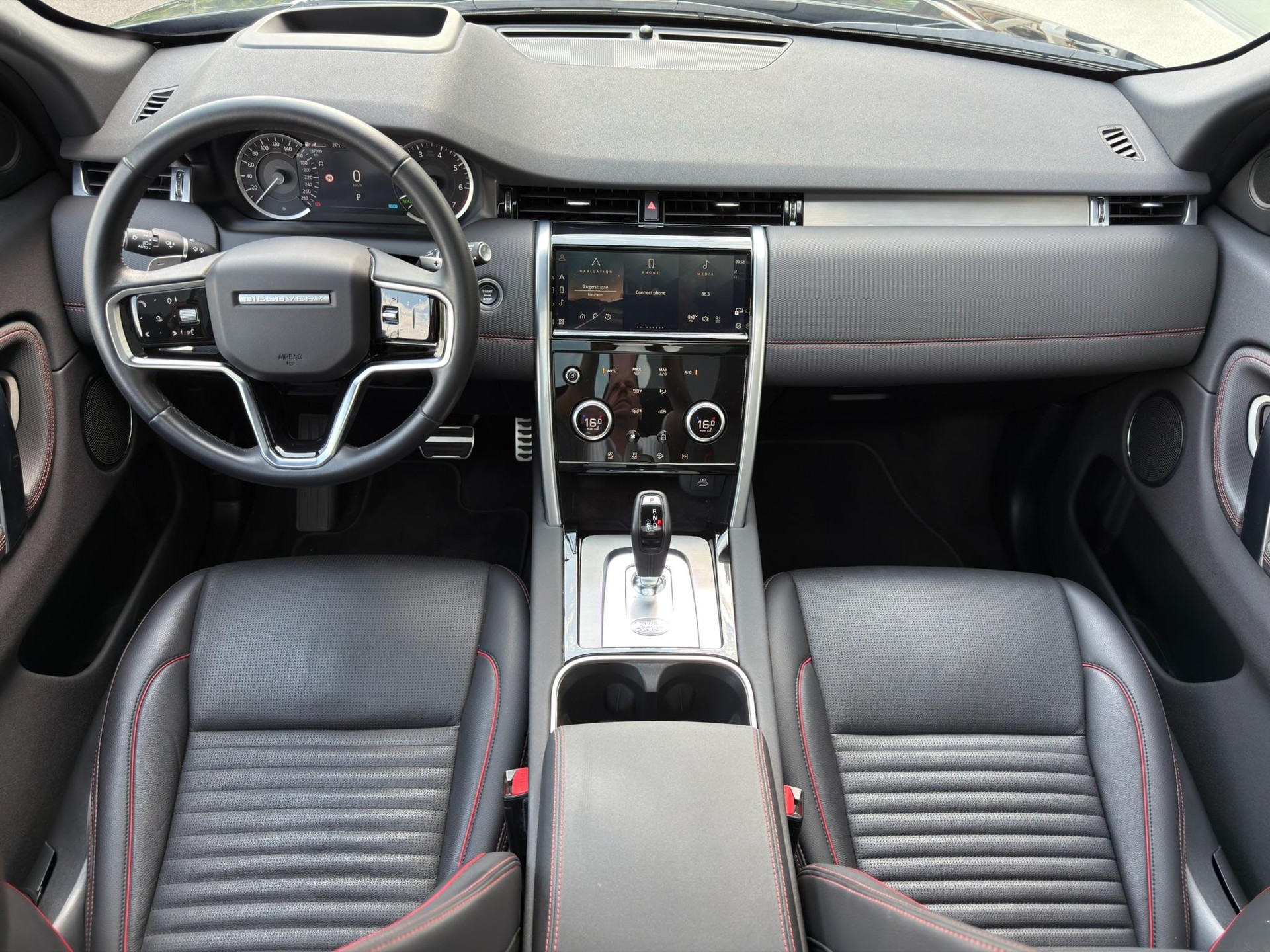 LAND ROVER Discovery Sport 1.5 T 300e R-Dynamic S-showroom-element-2