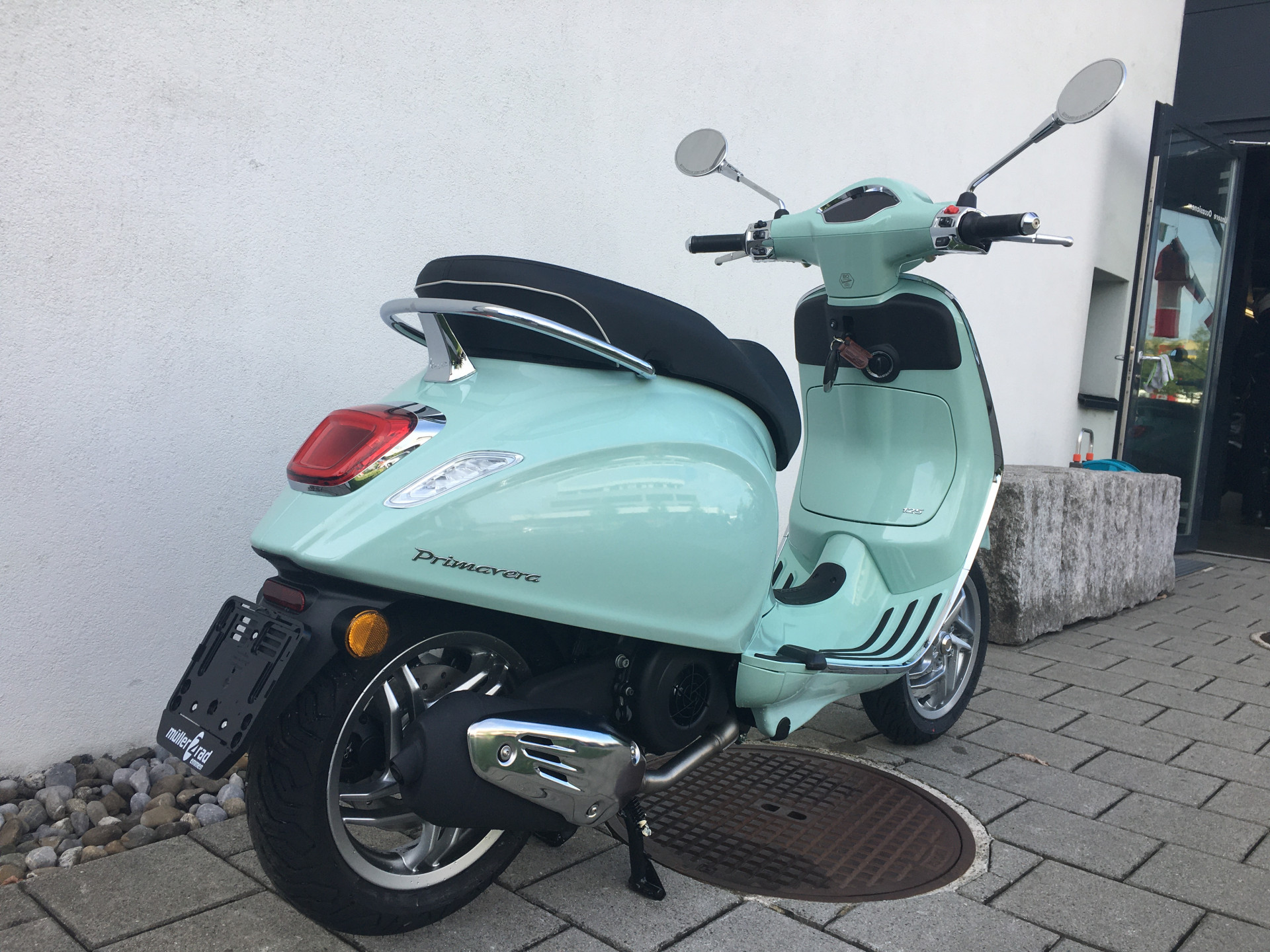 PIAGGIO Vespa Primavera 125-showroom-element-3