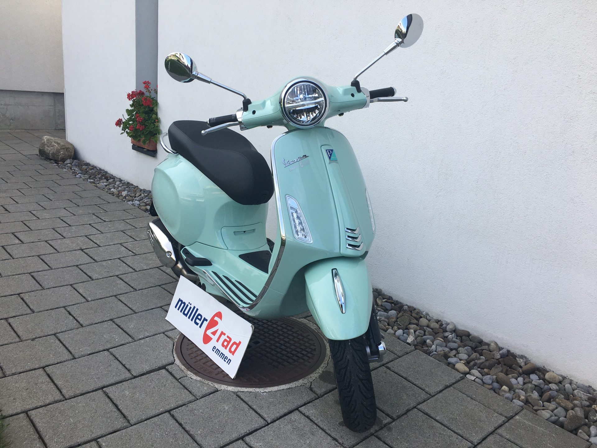 PIAGGIO Vespa Primavera 125-showroom-element-1