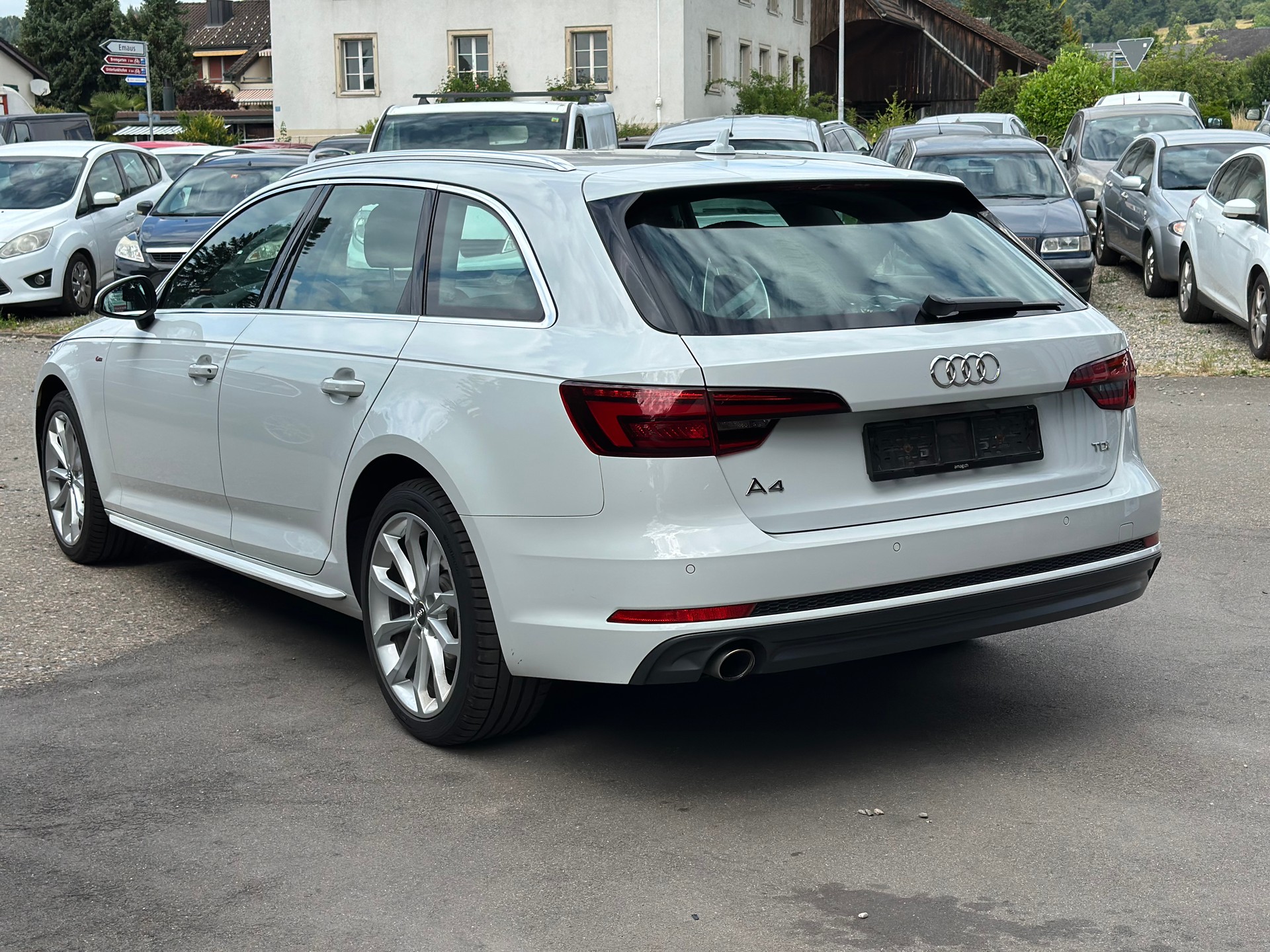 AUDI A4 Avant 2.0 TDI S-tronic-image-5