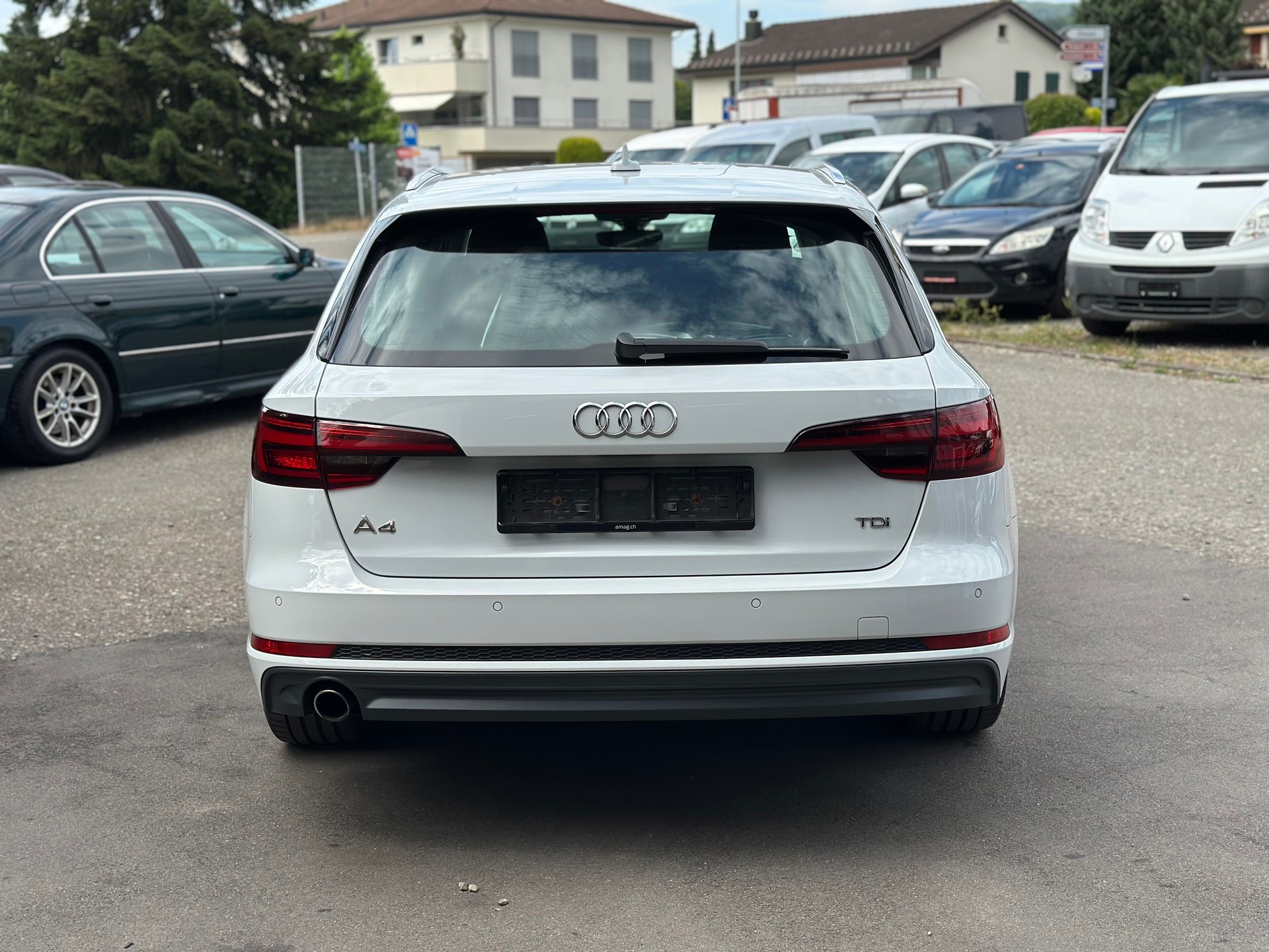 AUDI A4 Avant 2.0 TDI S-tronic-image-4