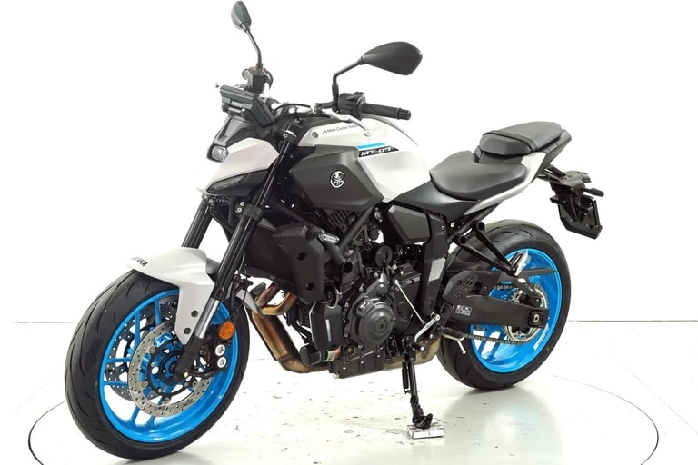 YAMAHA MT-07 ABS-showroom-element-2