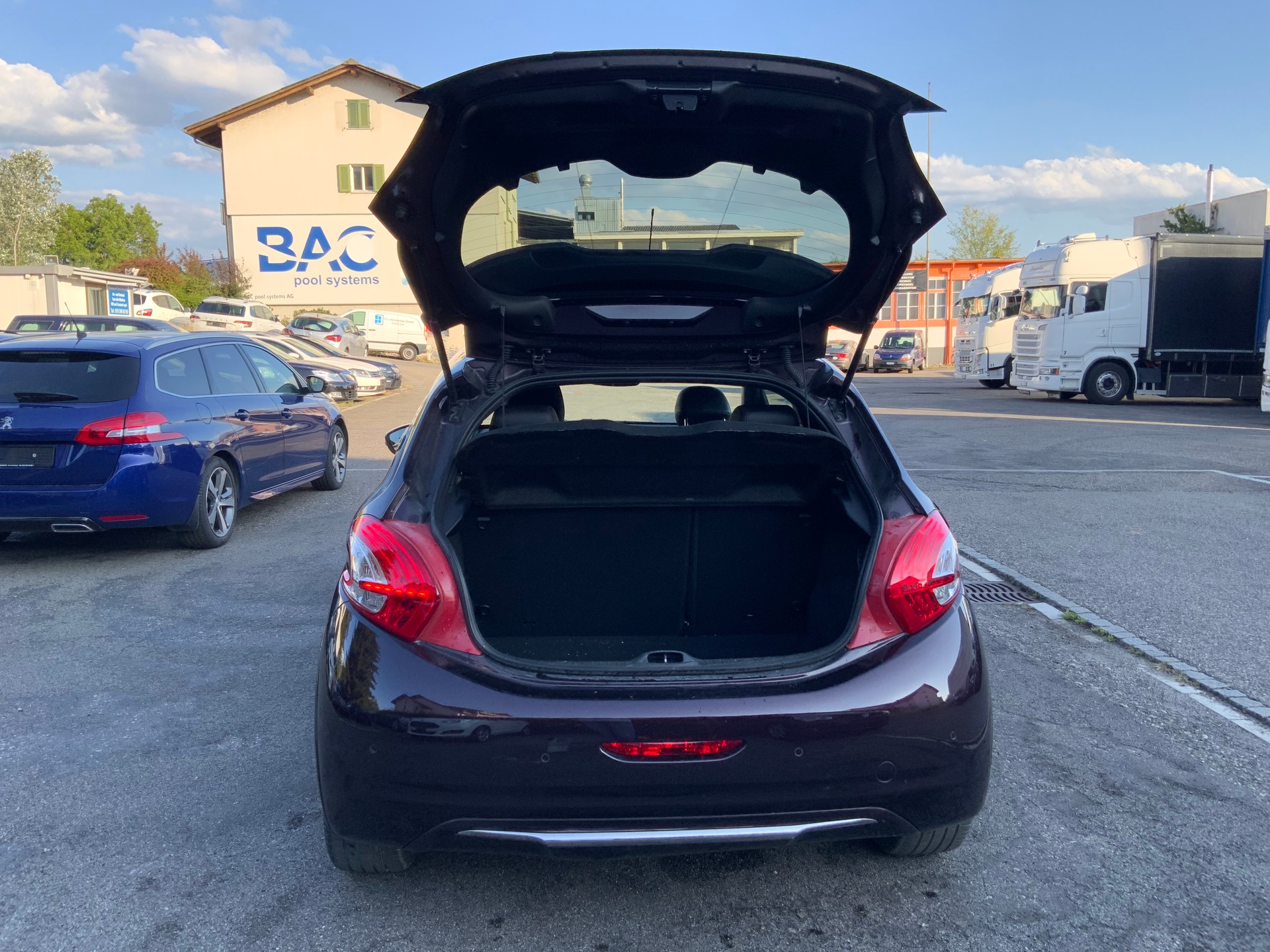 PEUGEOT 208 1.6 Turbo XY-image-6