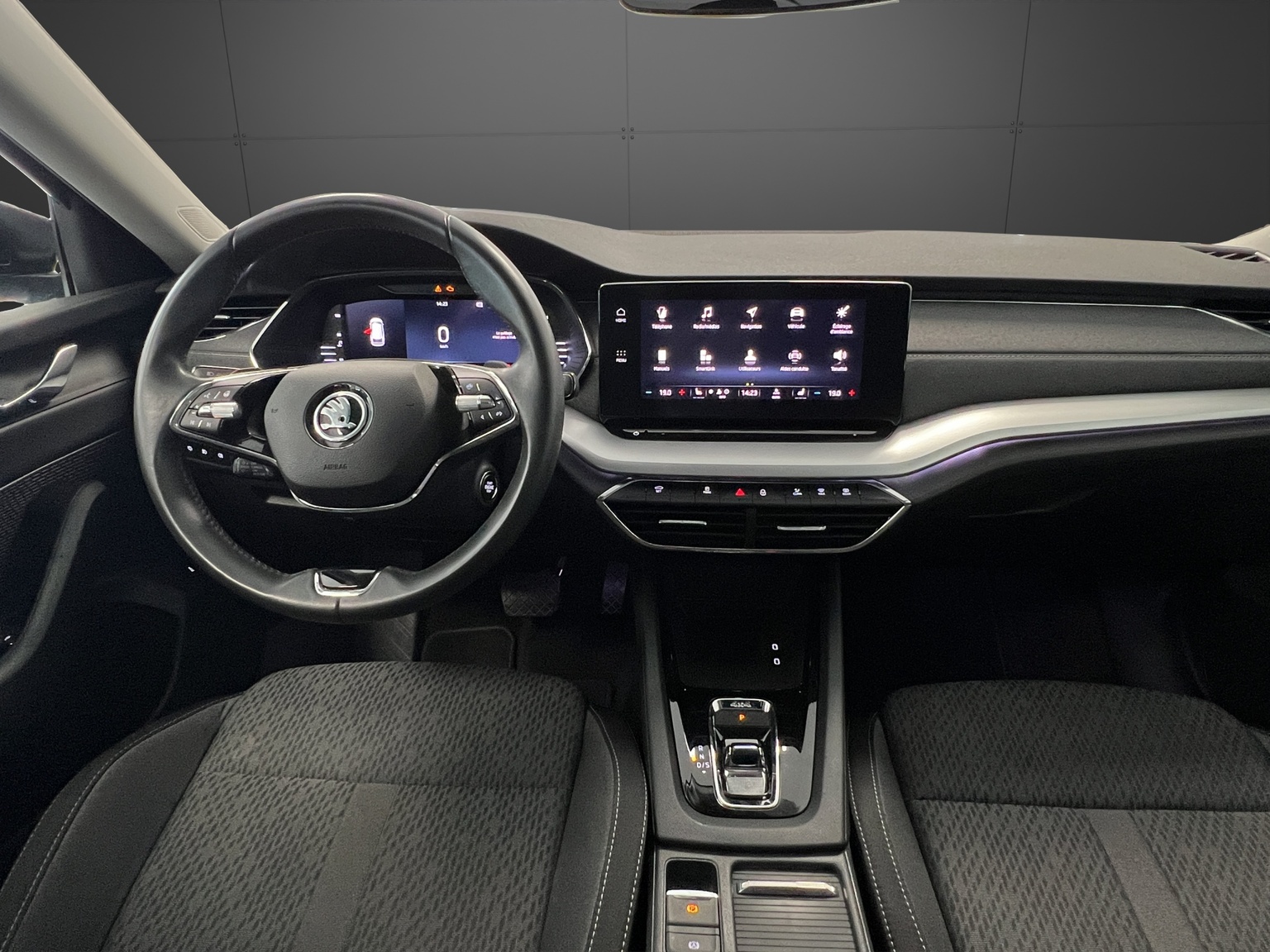 SKODA Octavia Combi 2.0 TSI Style DSG 4x4-image-9