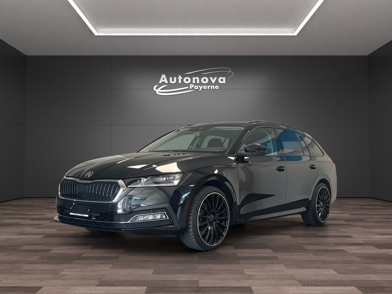 SKODA Octavia Combi 2.0 TSI Style DSG 4x4-image-0