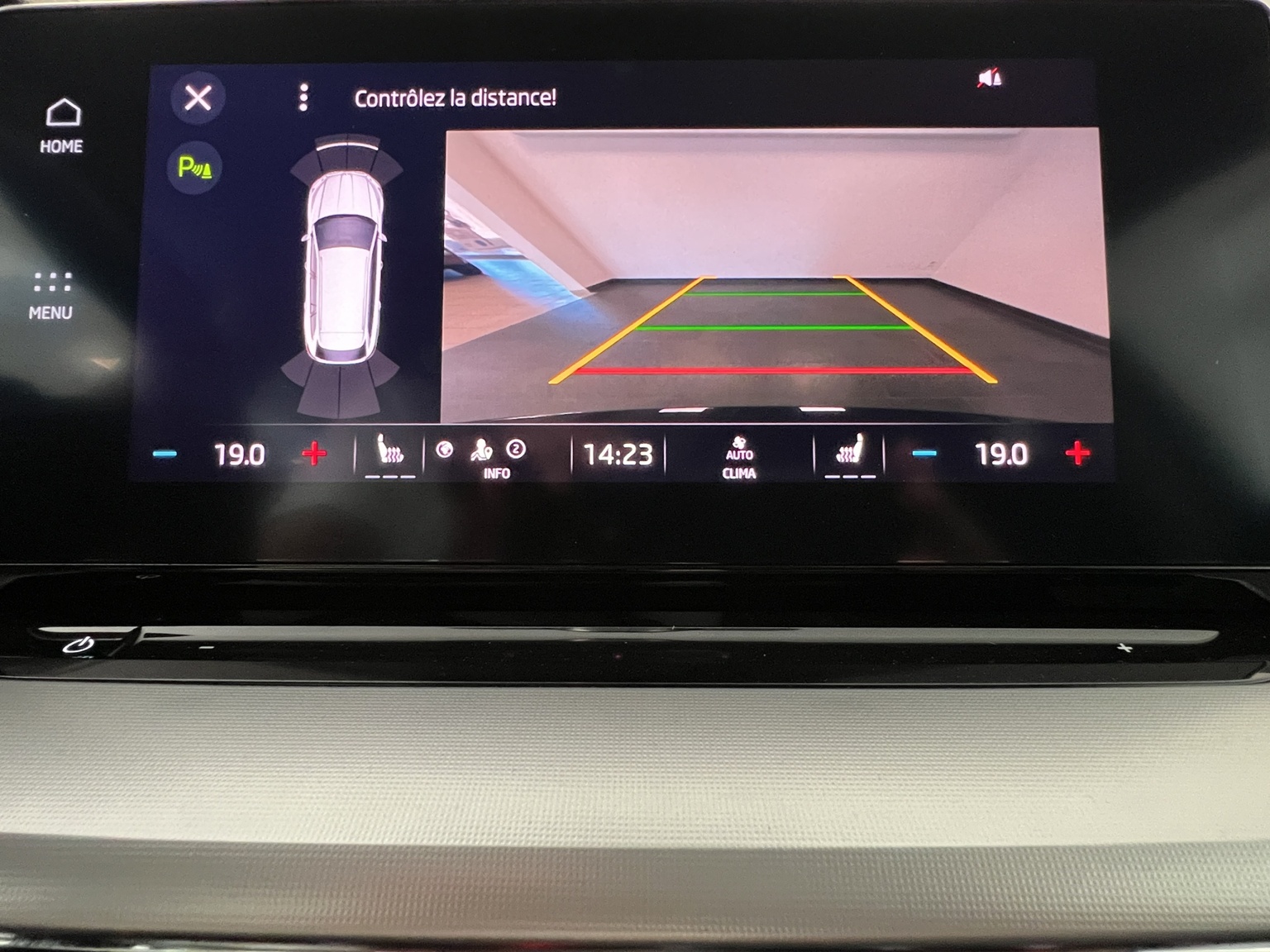 SKODA Octavia Combi 2.0 TSI Style DSG 4x4-image-11