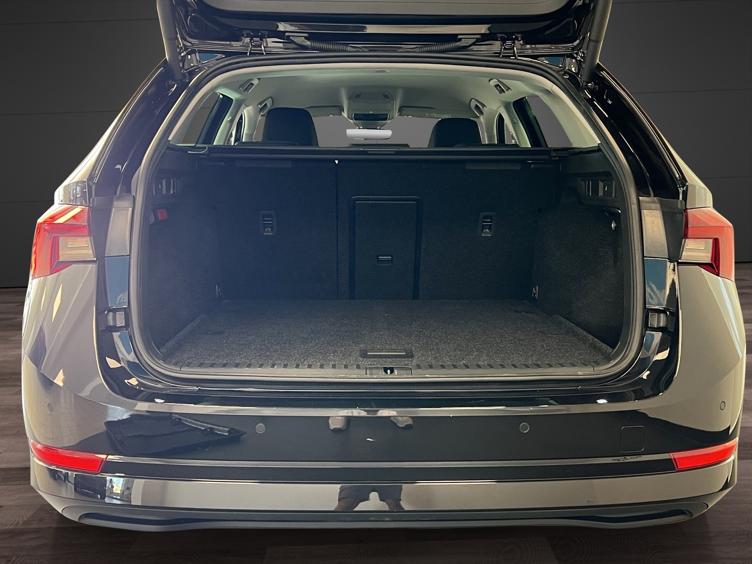 SKODA Octavia Combi 2.0 TSI Style DSG 4x4-image-12