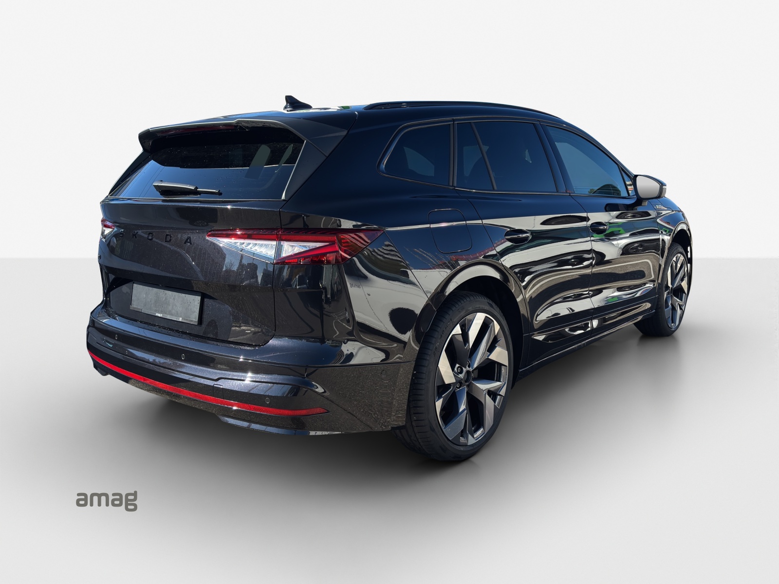 SKODA Enyaq 4x4 RS-image-4