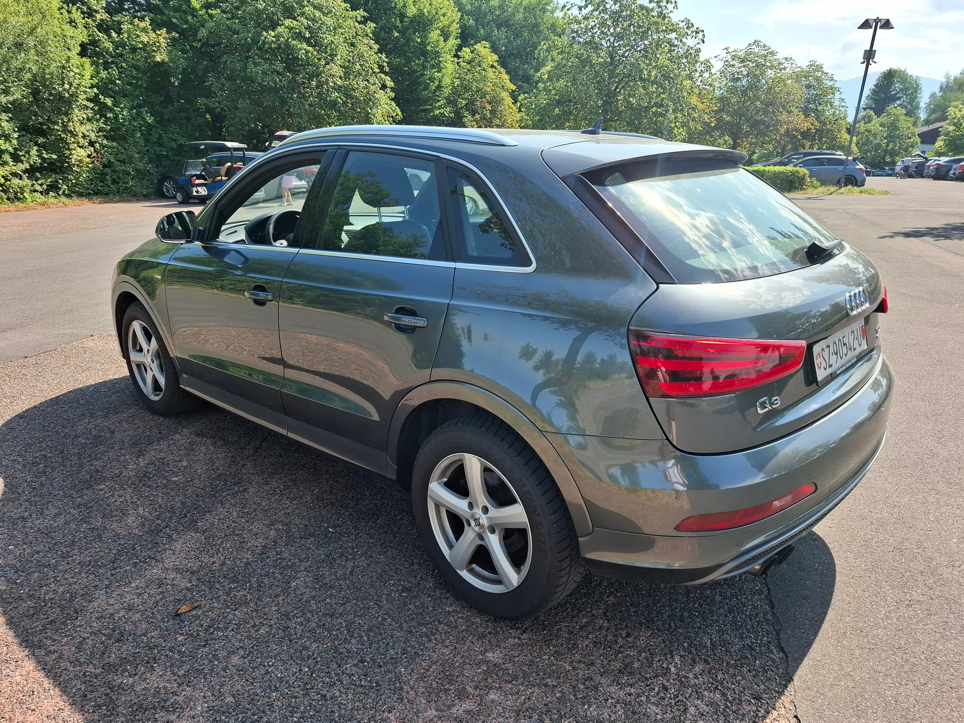 AUDI Q3 2.0 TDI quattro-image-6