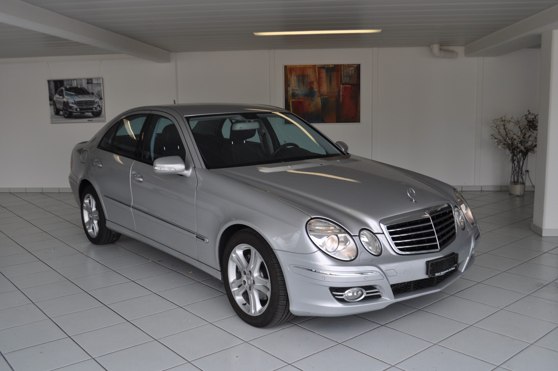 MERCEDES-BENZ E 280 Avantgarde 4Matic Automatic-image-2