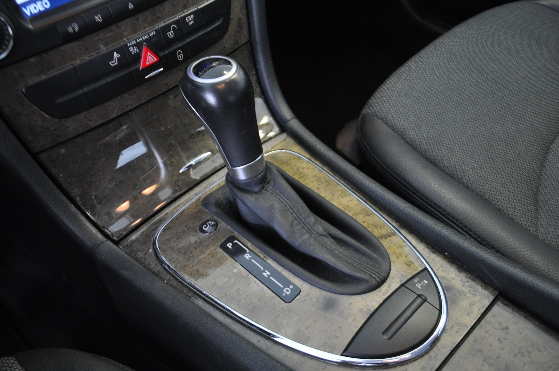 MERCEDES-BENZ E 280 Avantgarde 4Matic Automatic-image-12
