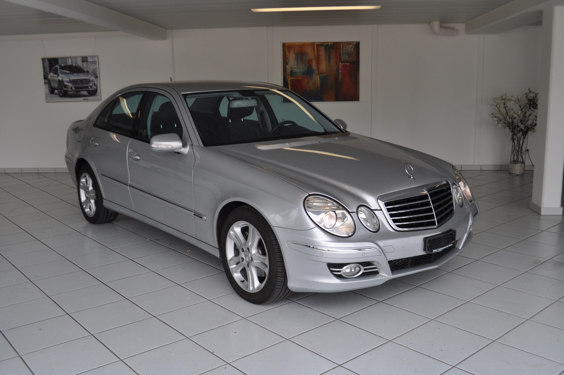 MERCEDES-BENZ E 280 Avantgarde 4Matic Automatic-image-1
