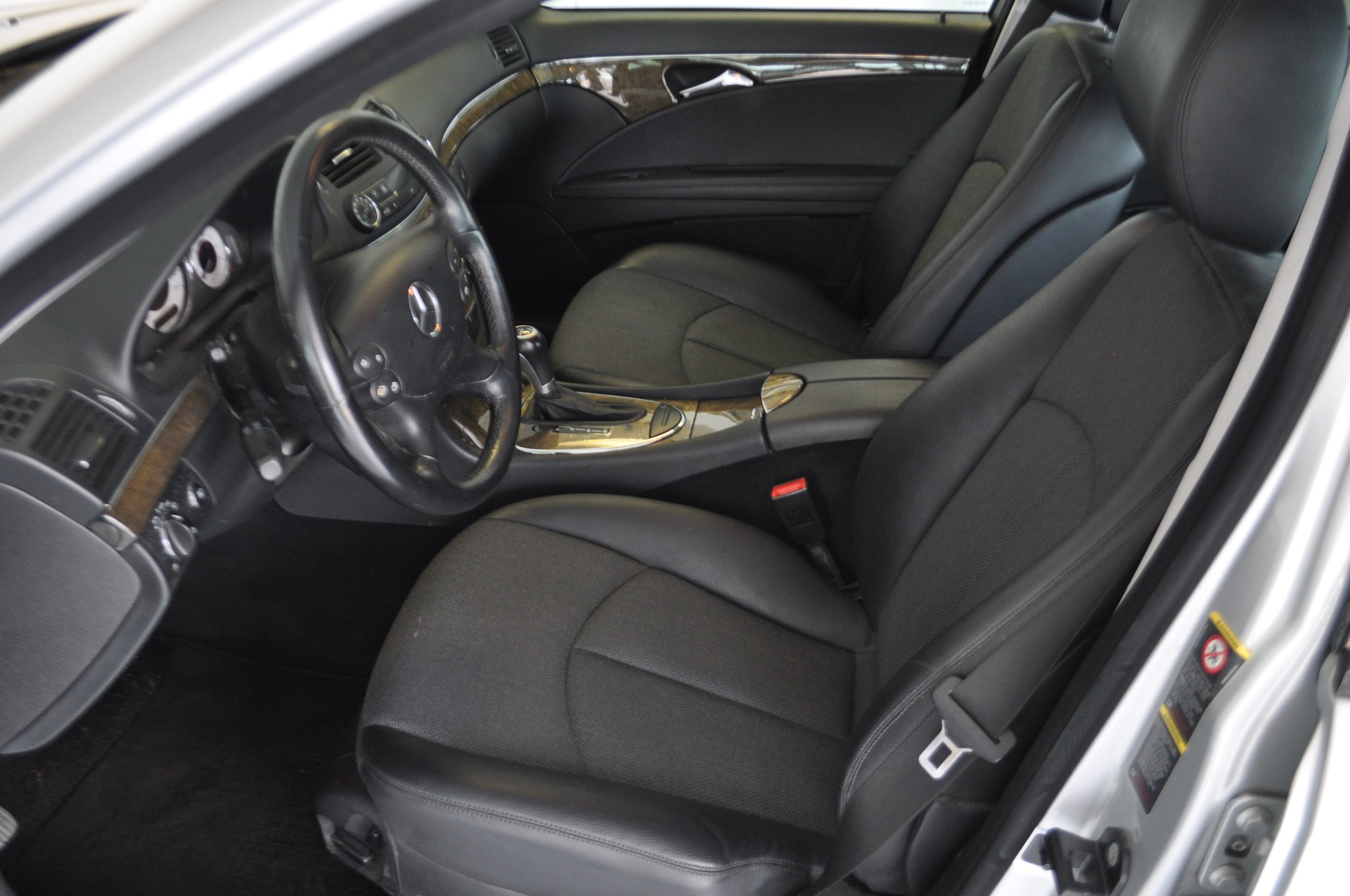MERCEDES-BENZ E 280 Avantgarde 4Matic Automatic-image-7