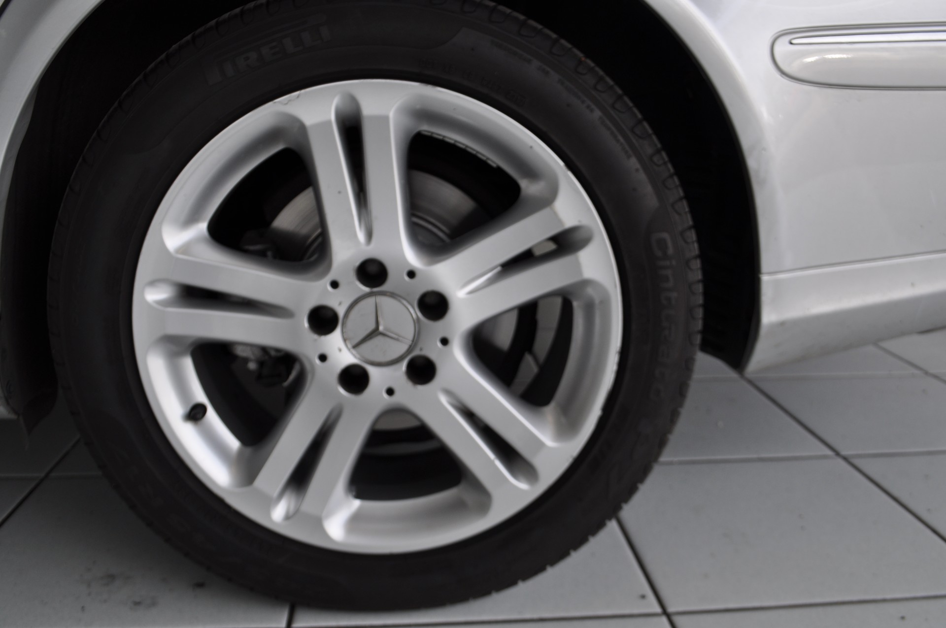 MERCEDES-BENZ E 280 Avantgarde 4Matic Automatic-image-5