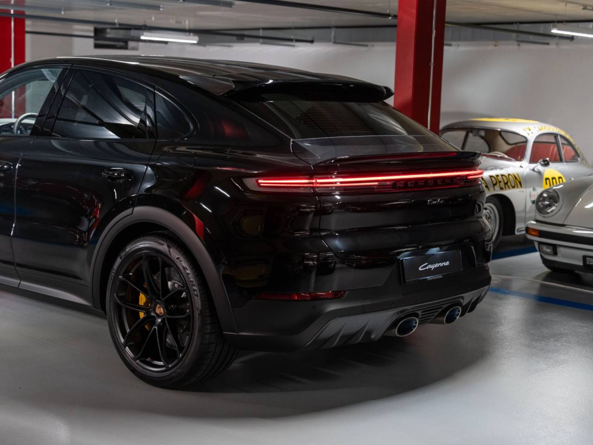 PORSCHE Cayenne Turbo E-Hybrid Coupé avec Paquet-GT-image-23