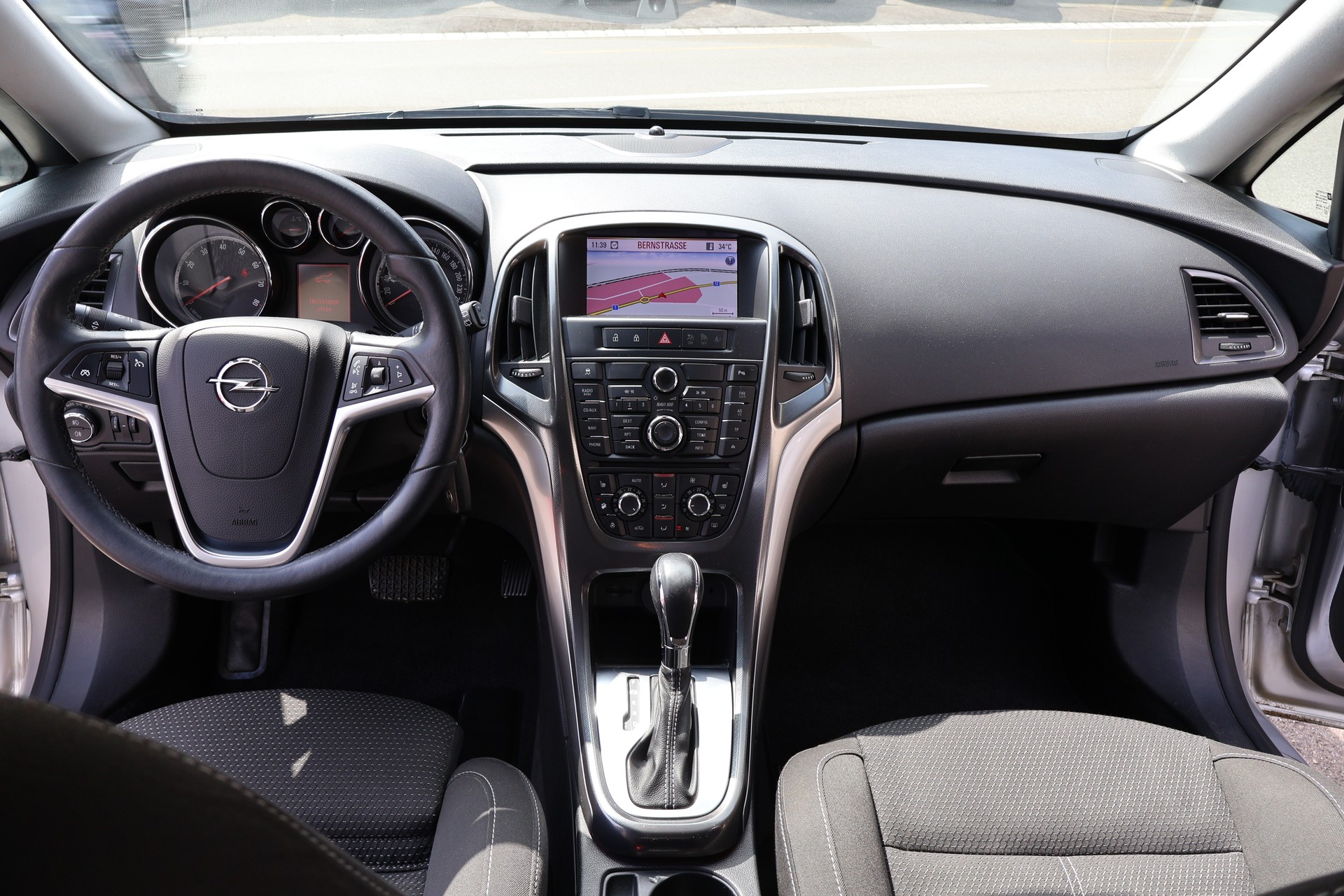 OPEL Astra SportsTourer 1.6i 16V Turbo Cosmo Automatic-image-13