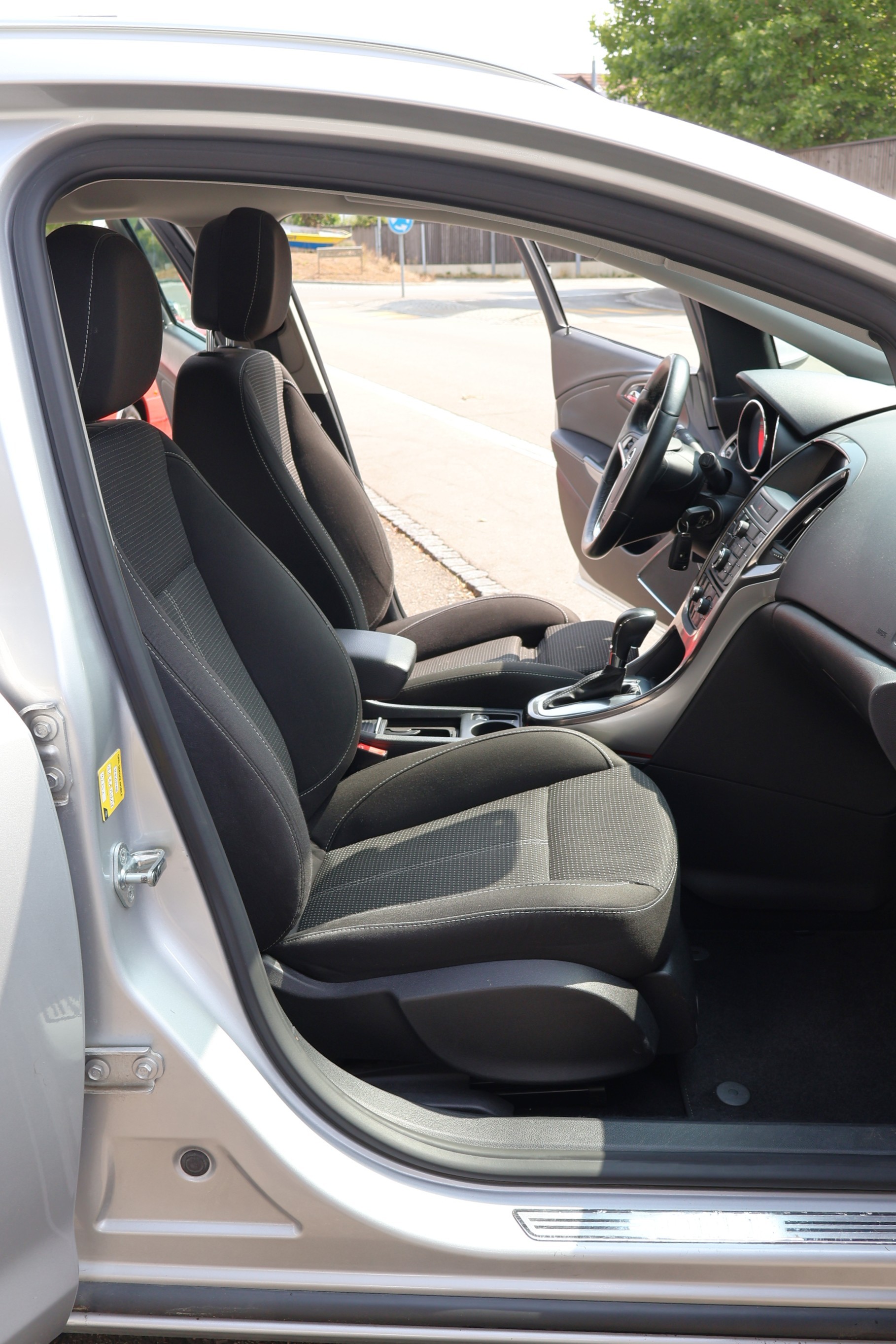OPEL Astra SportsTourer 1.6i 16V Turbo Cosmo Automatic-image-11