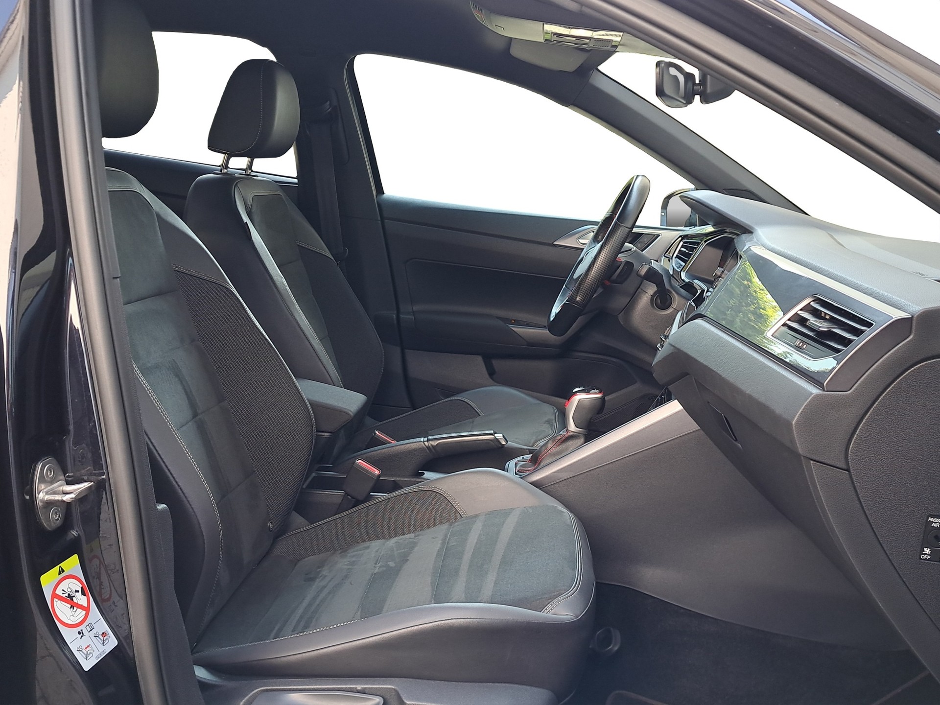VW Polo 2.0 TSI GTI DSG-image-11