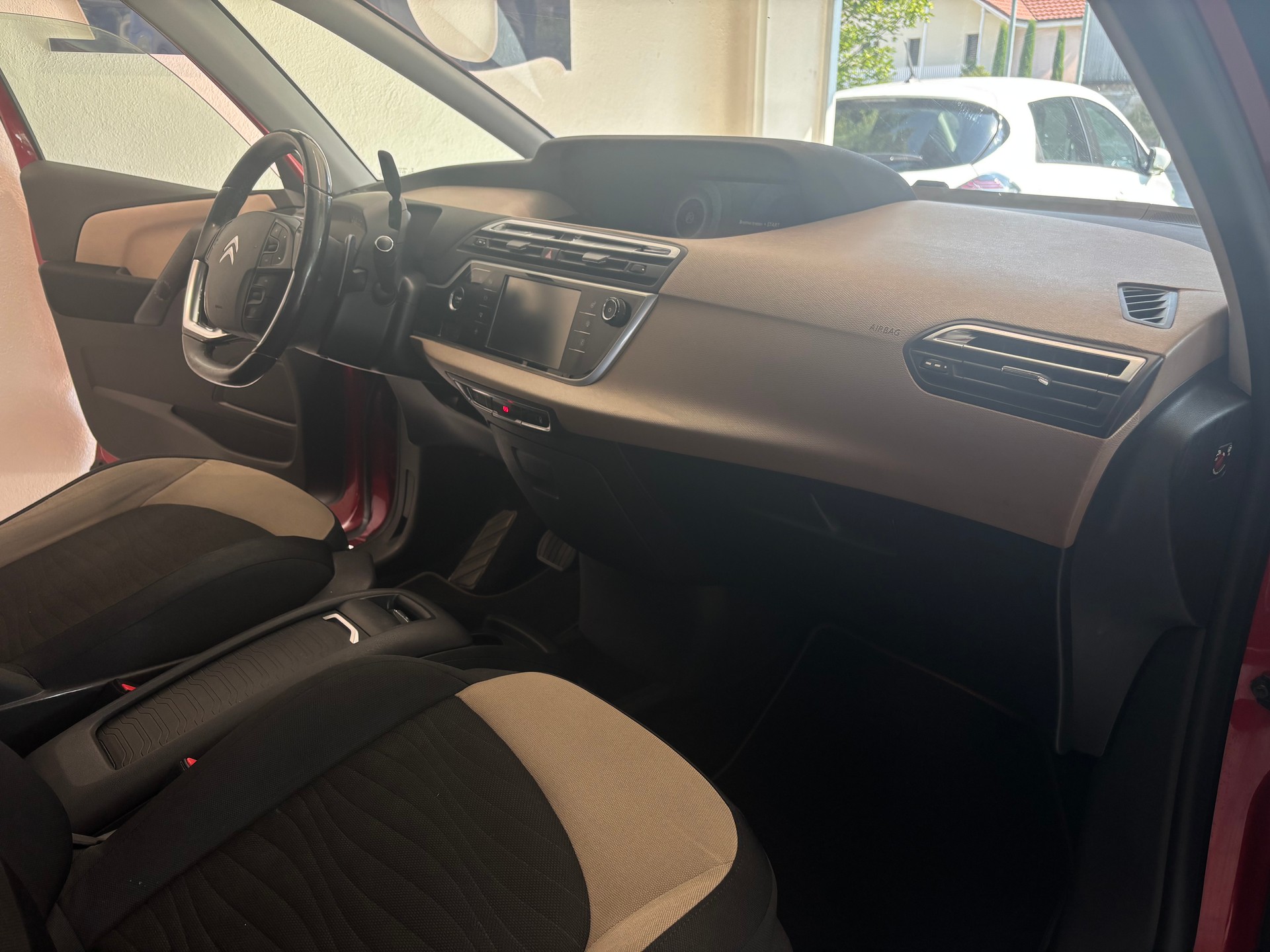 CITROEN C4 Picasso 1.6 e-HDi Attraction ETG6-image-7