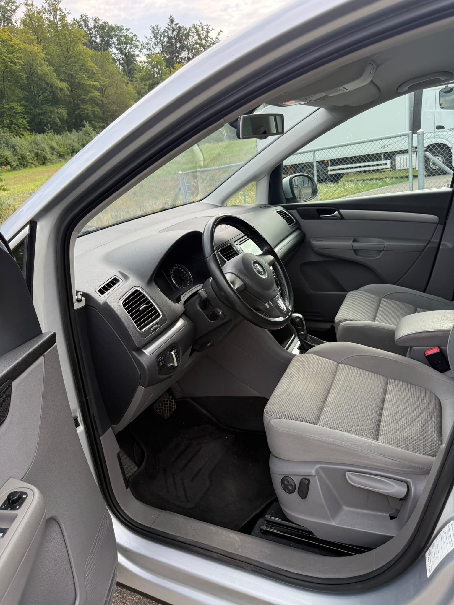 VW Sharan 2.0 TDI BlueMotion Technology Trendline DSG-image-7