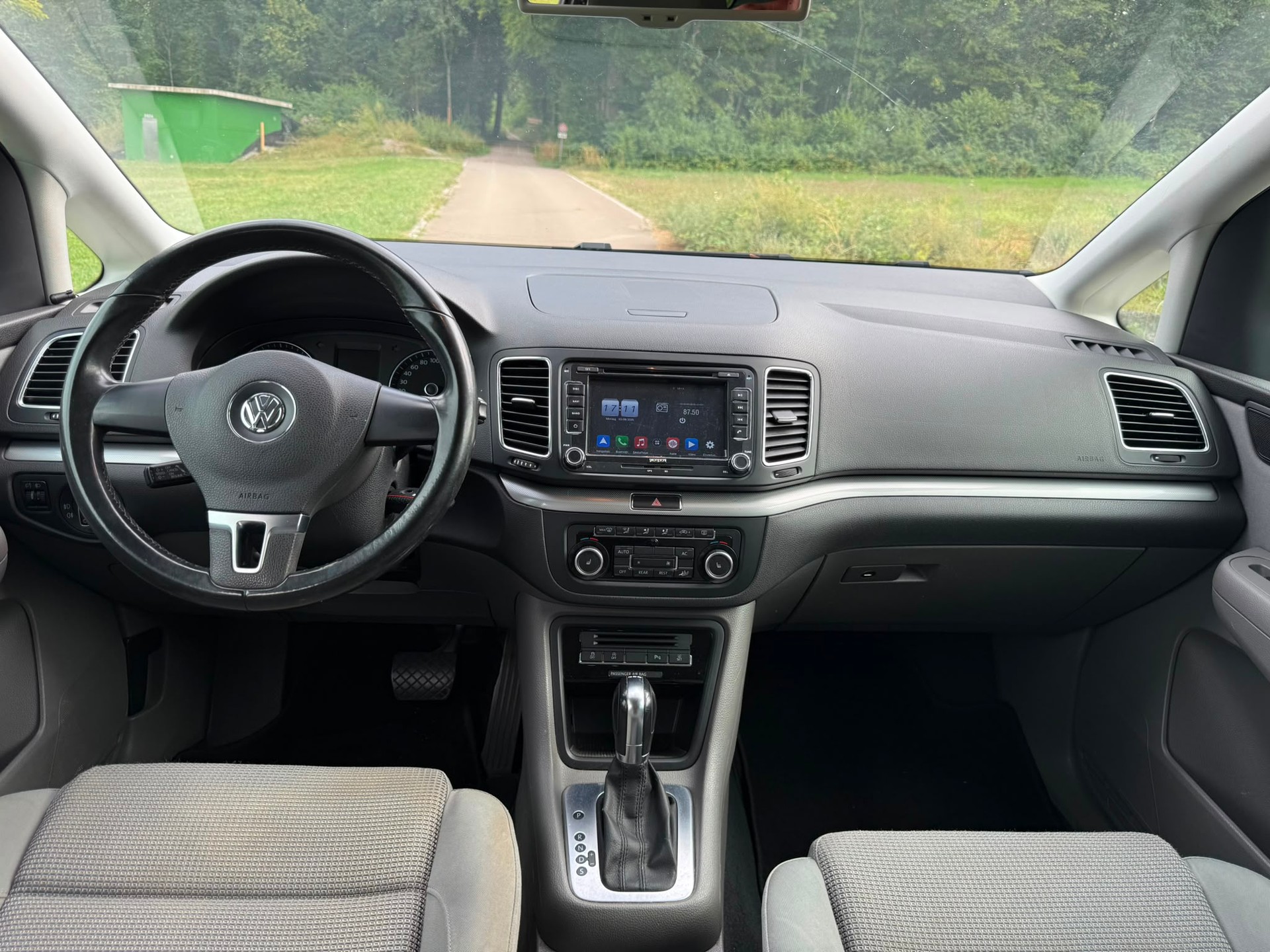 VW Sharan 2.0 TDI BlueMotion Technology Trendline DSG-image-6