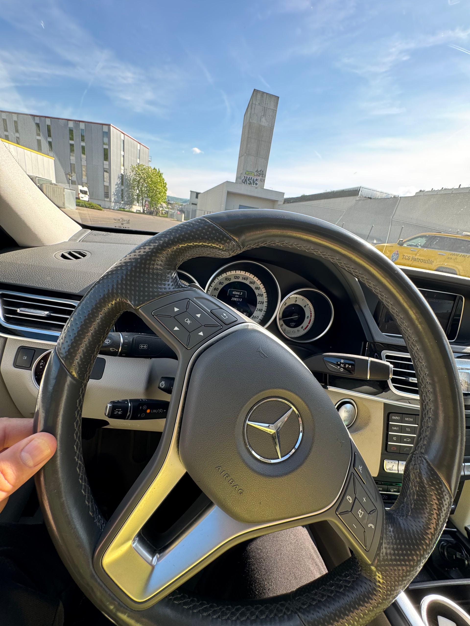 MERCEDES-BENZ E 350 CDI BlueTec Avantg. 4m-image-4