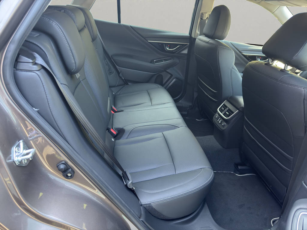 SUBARU Outback 2.5i Final Edition-image-9